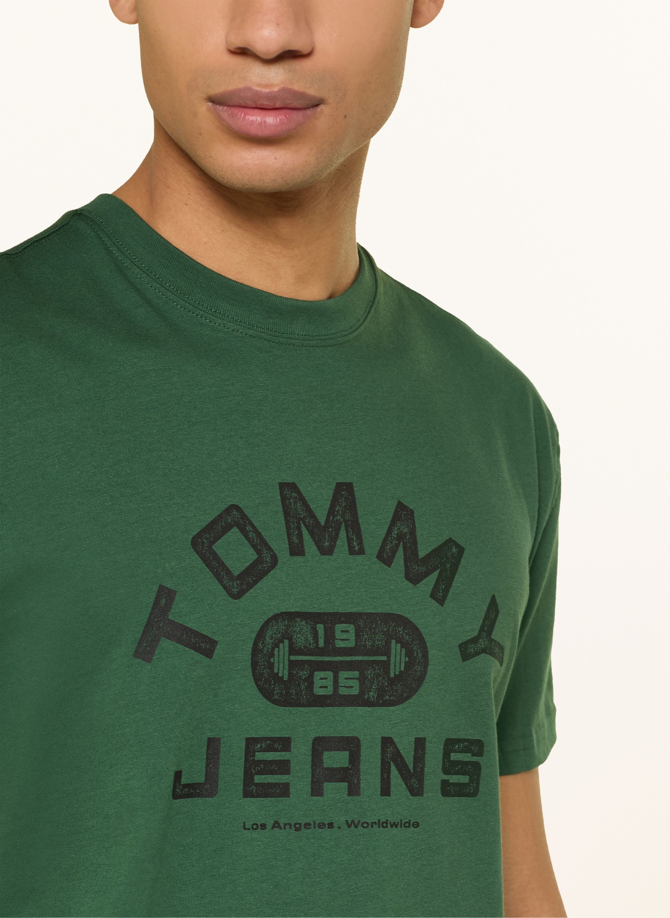 TOMMY JEANS T-Shirt: DUNKELGRÜN
