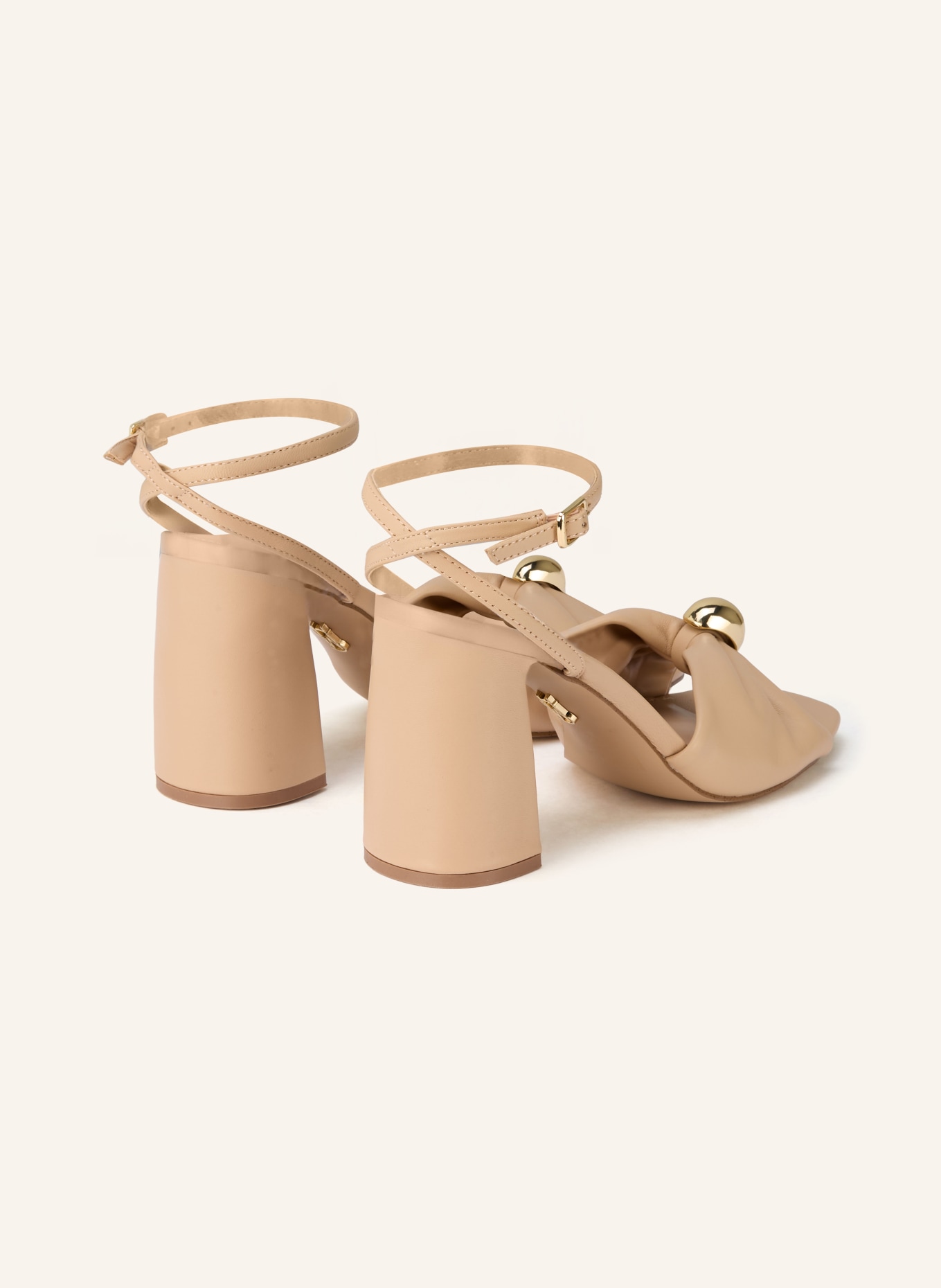 STEVE MADDEN MELADI sandals: BEIGE / GOLD