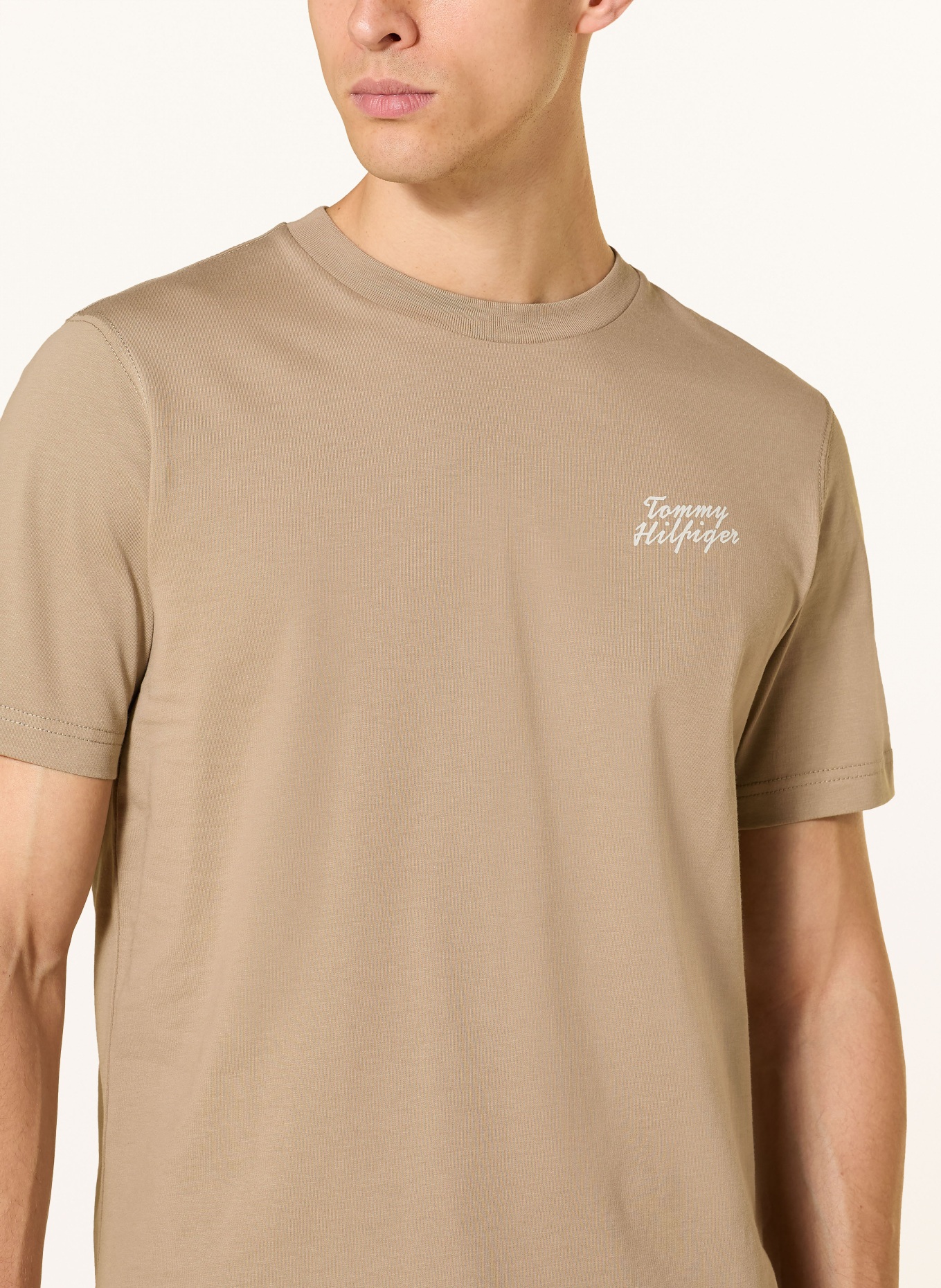 TOMMY HILFIGER T-Shirt: BEIGE