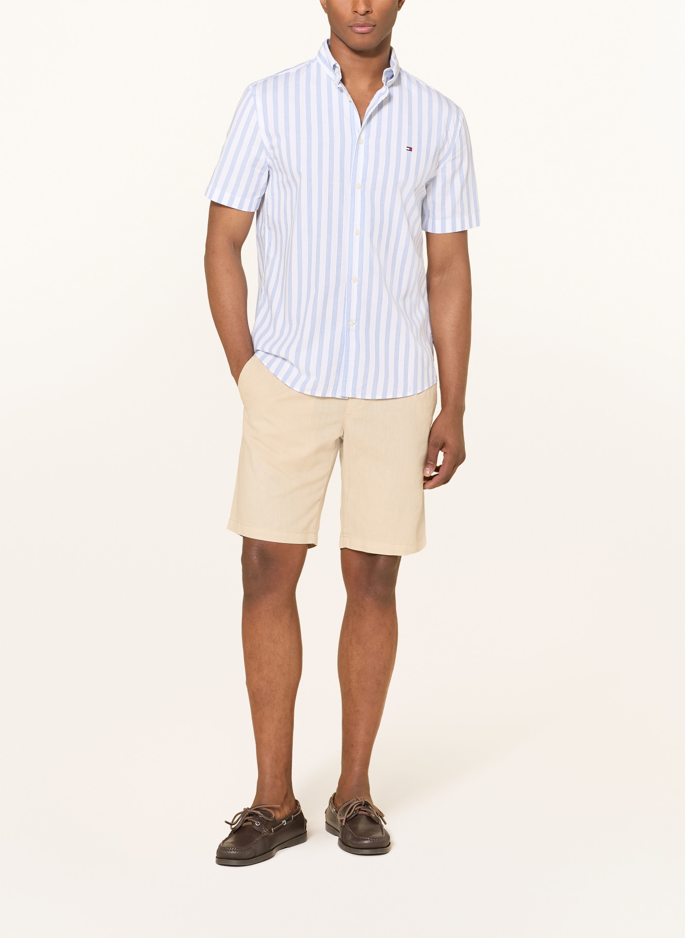 TOMMY HILFIGER Kurzarm-Hemd Regular Fit: WEISS / HELLBLAU