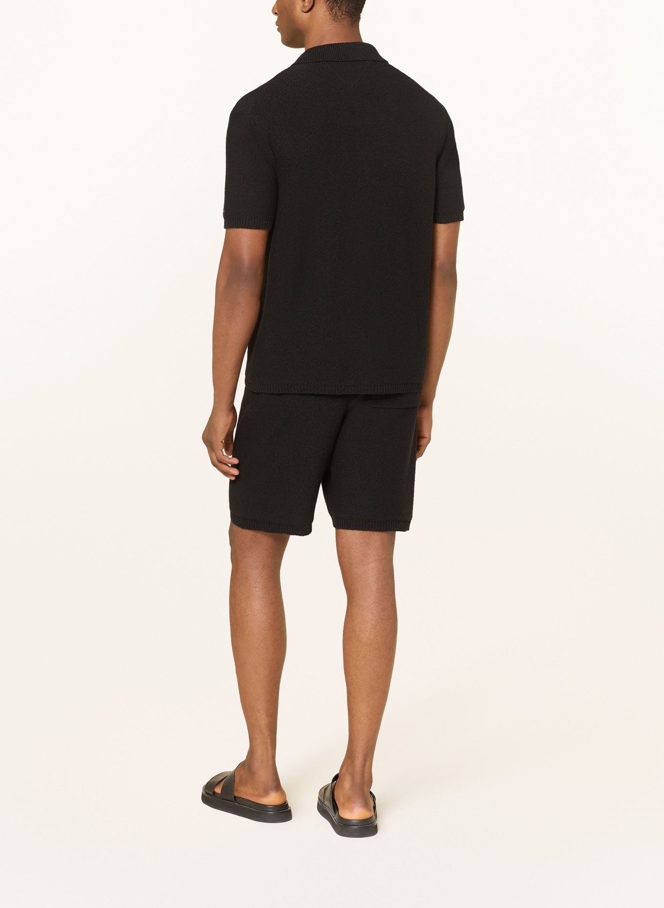 TOMMY HILFIGER Kurzarm-Hemd Comfort Fit: SCHWARZ