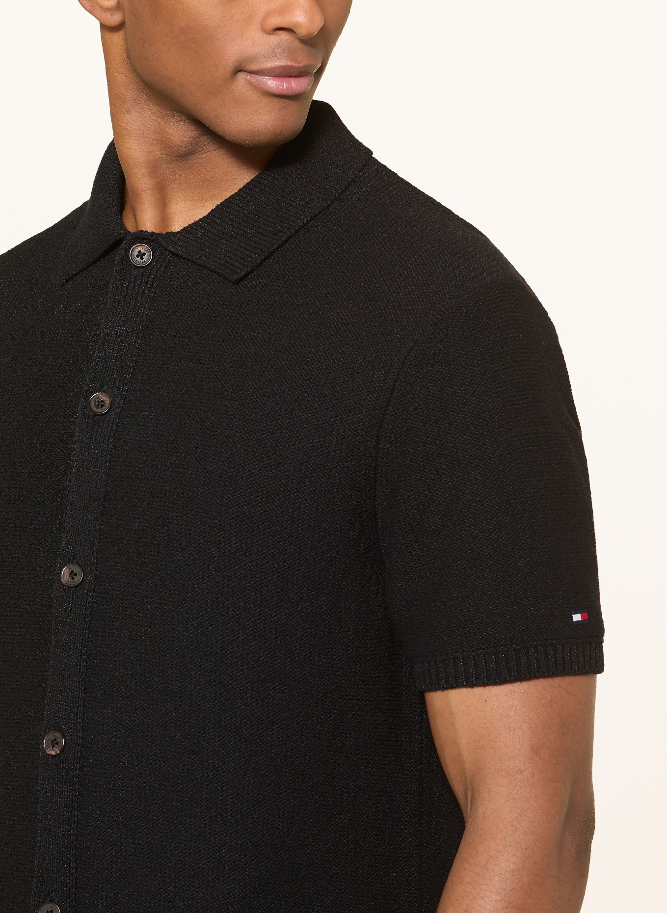 TOMMY HILFIGER Kurzarm-Hemd Comfort Fit: SCHWARZ