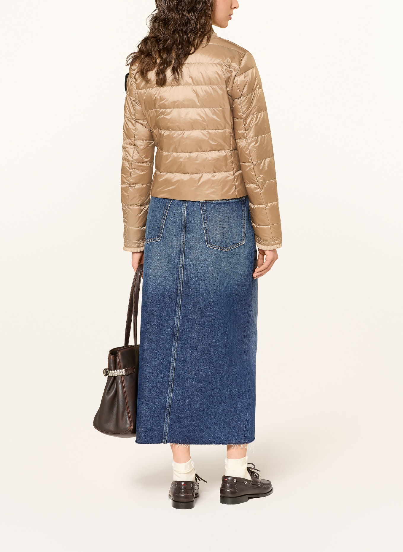 Blauer Lehká péřová bunda s volánky: BÉŽOVÁ