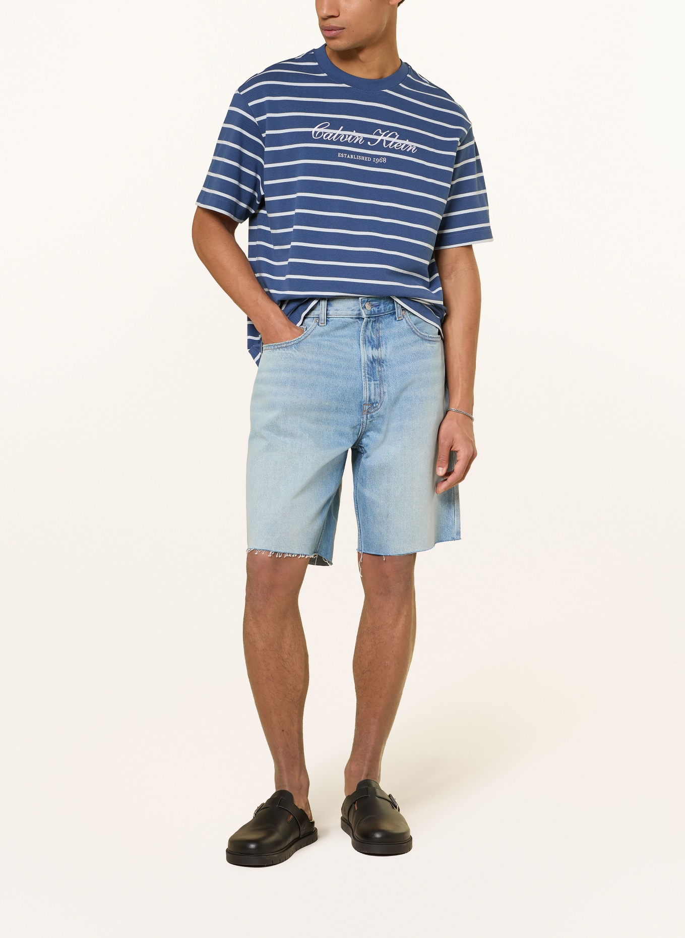 Calvin Klein Jeans tričko: TMAVĚ MODRÁ / BÍLÁ