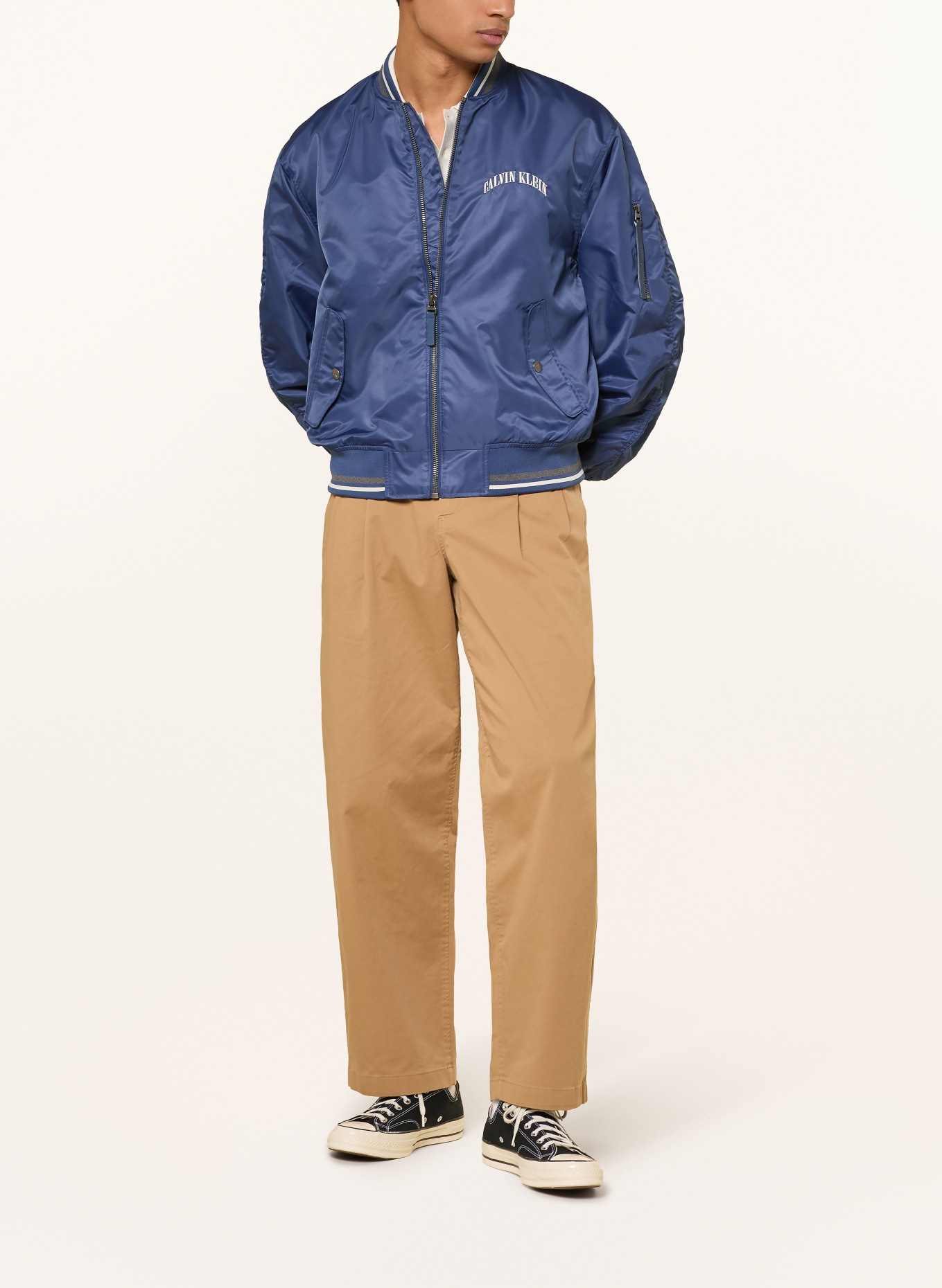 Calvin Klein Jeans Saténová bunda: TMAVĚ MODRÁ / BÍLÁ