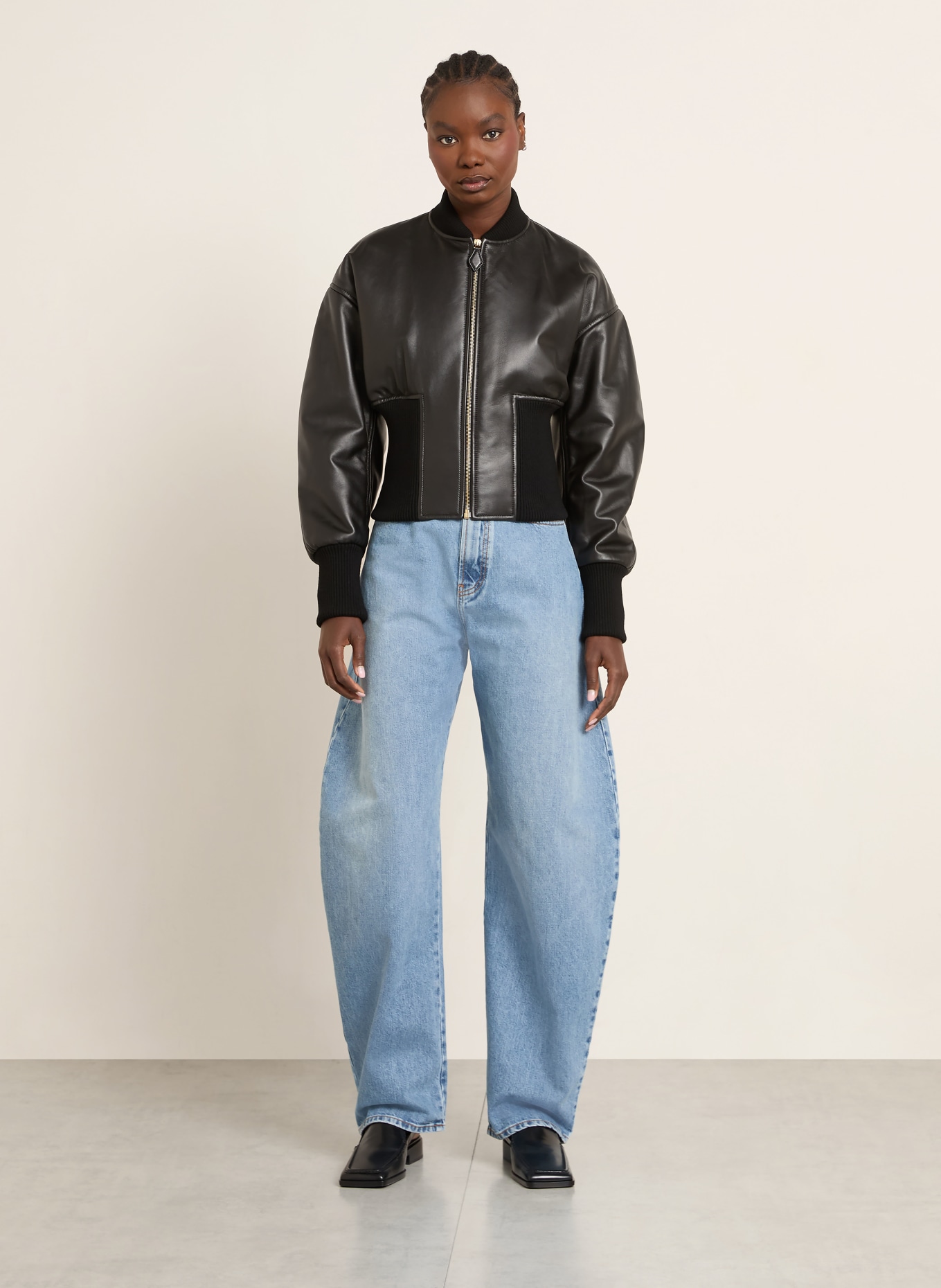 ALAÏA Barrel Jeans: A21 CLOUDY BLUE