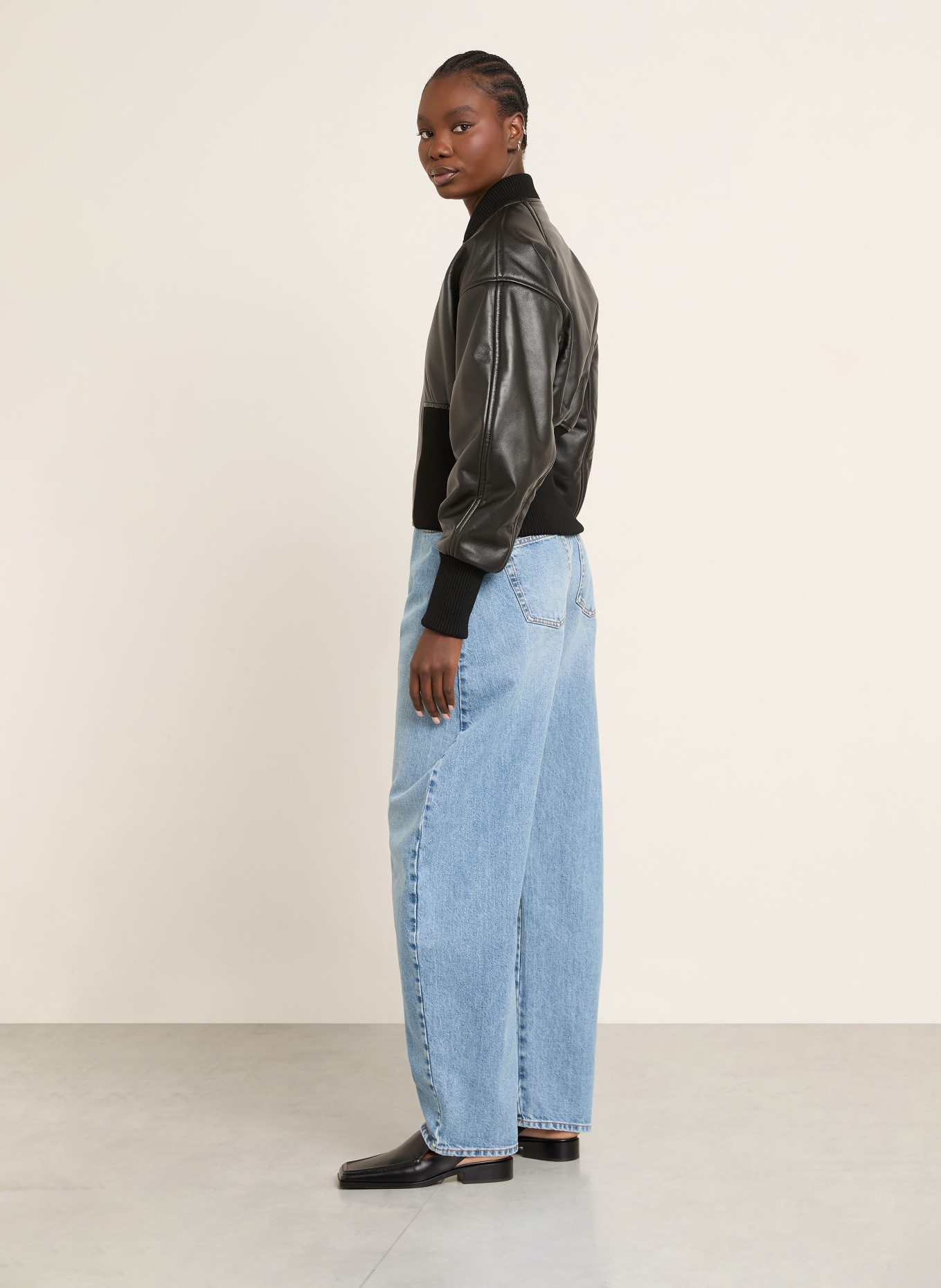 ALAÏA Barrel Jeans: A21 CLOUDY BLUE