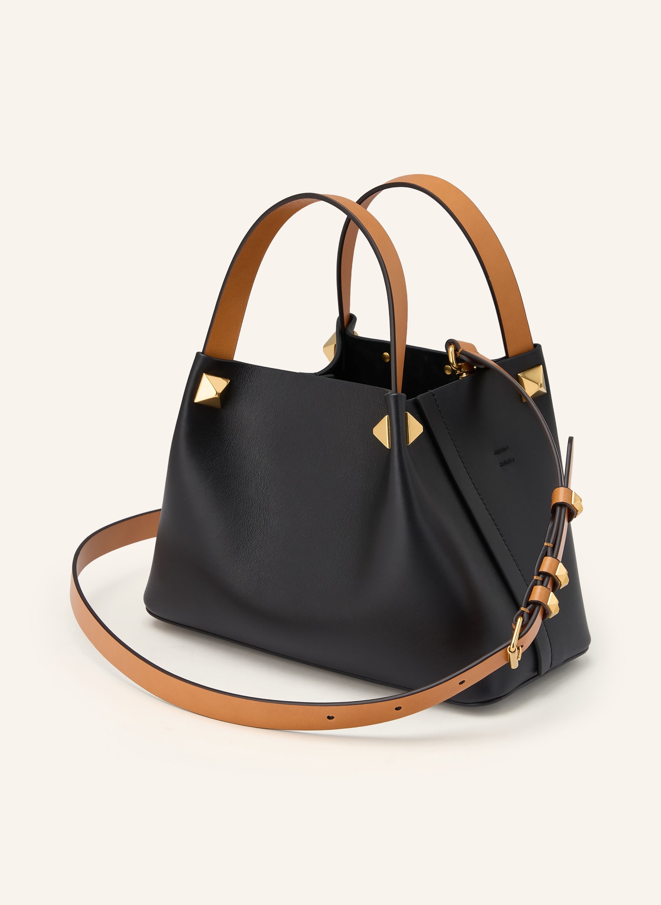 VALENTINO GARAVANI Torebka VLOGO SIGNATURE SMALL z nitami: CZARNY / ZŁOTY / KONIAKOWY