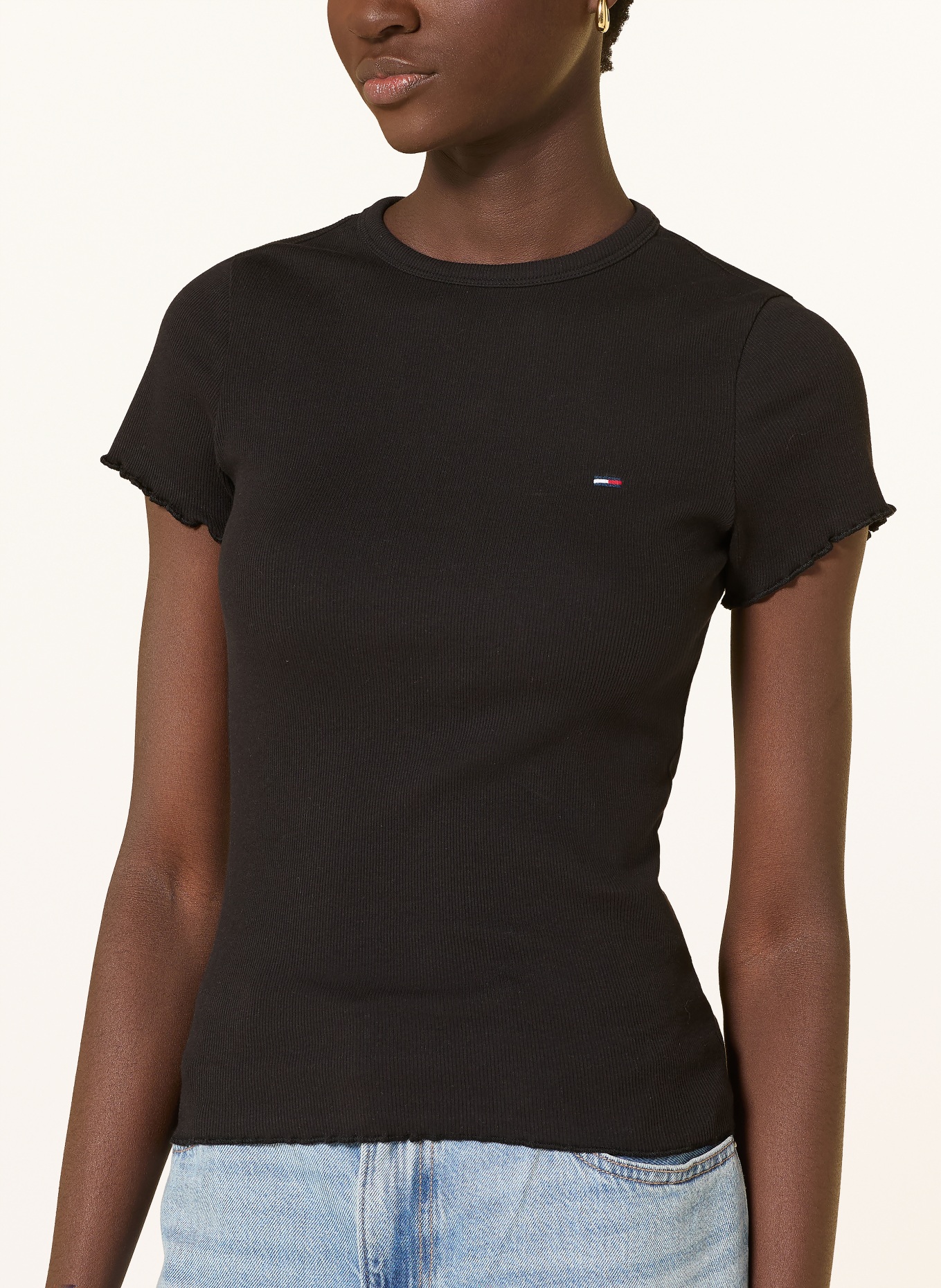 TOMMY JEANS tričko: ČERNÁ