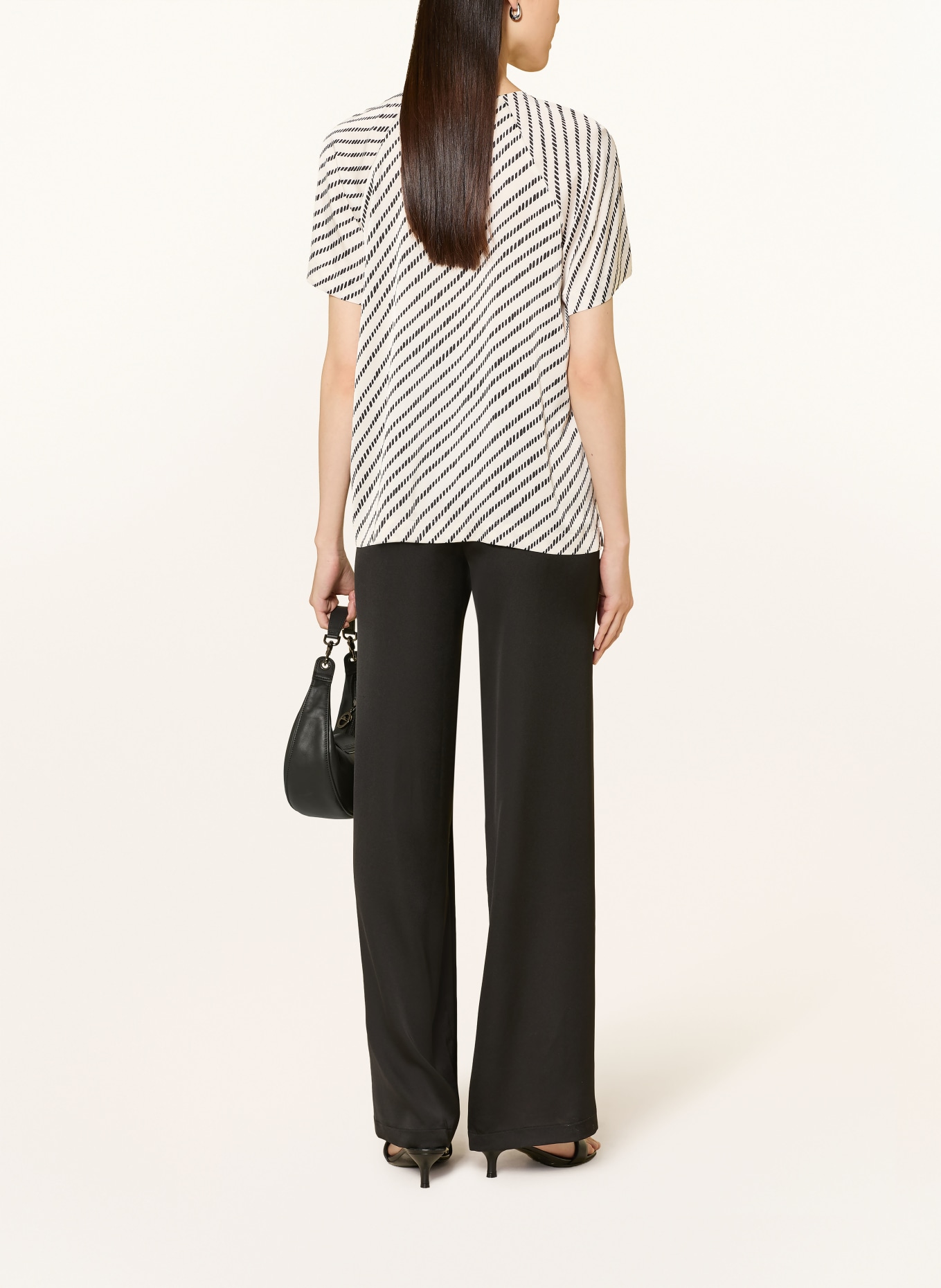 comma Satinová halenka: KRÉMOVÁ / ČERNÁ