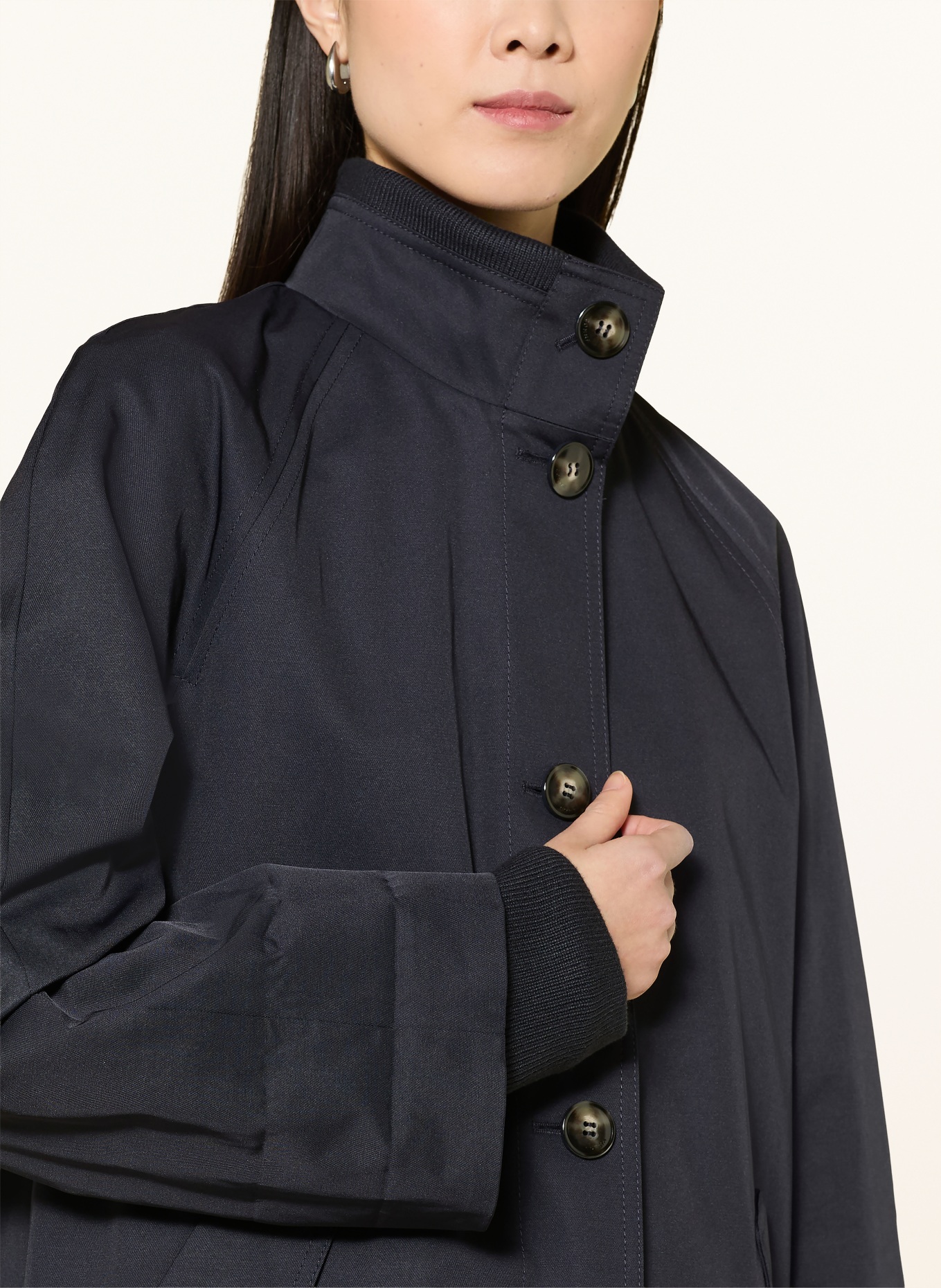 comma trenchcoat: TMAVĚ MODRÁ