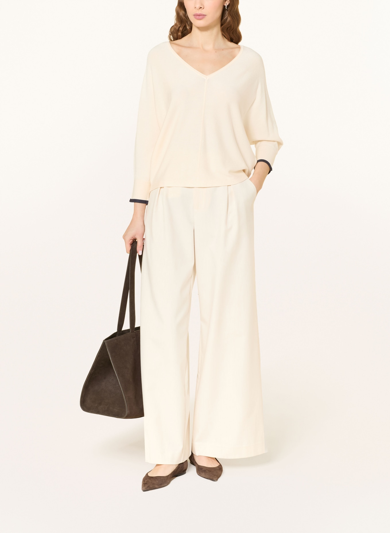 comma svetr: KRÉMOVÁ / TMAVĚ MODRÁ