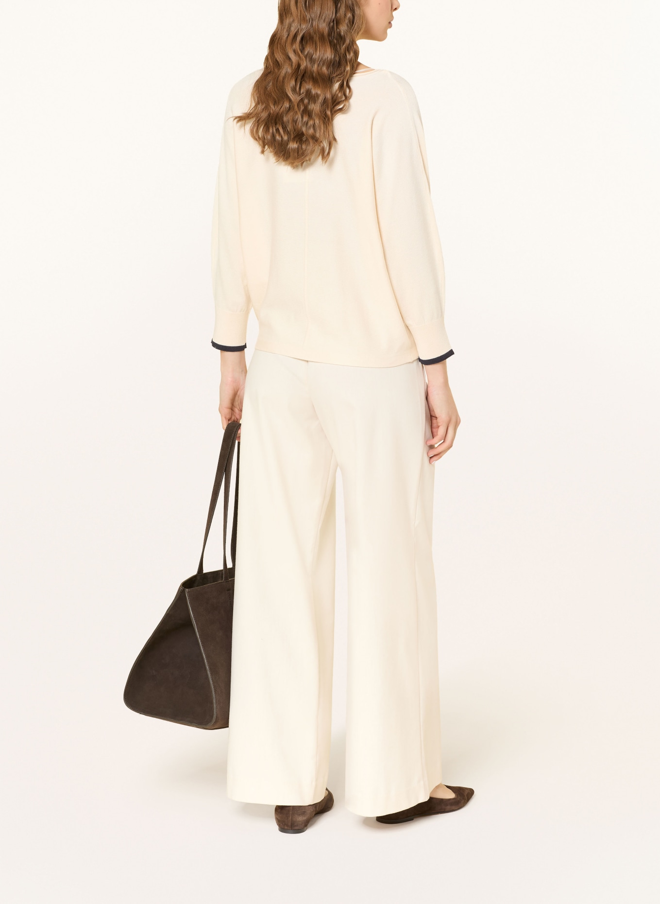 comma svetr: KRÉMOVÁ / TMAVĚ MODRÁ