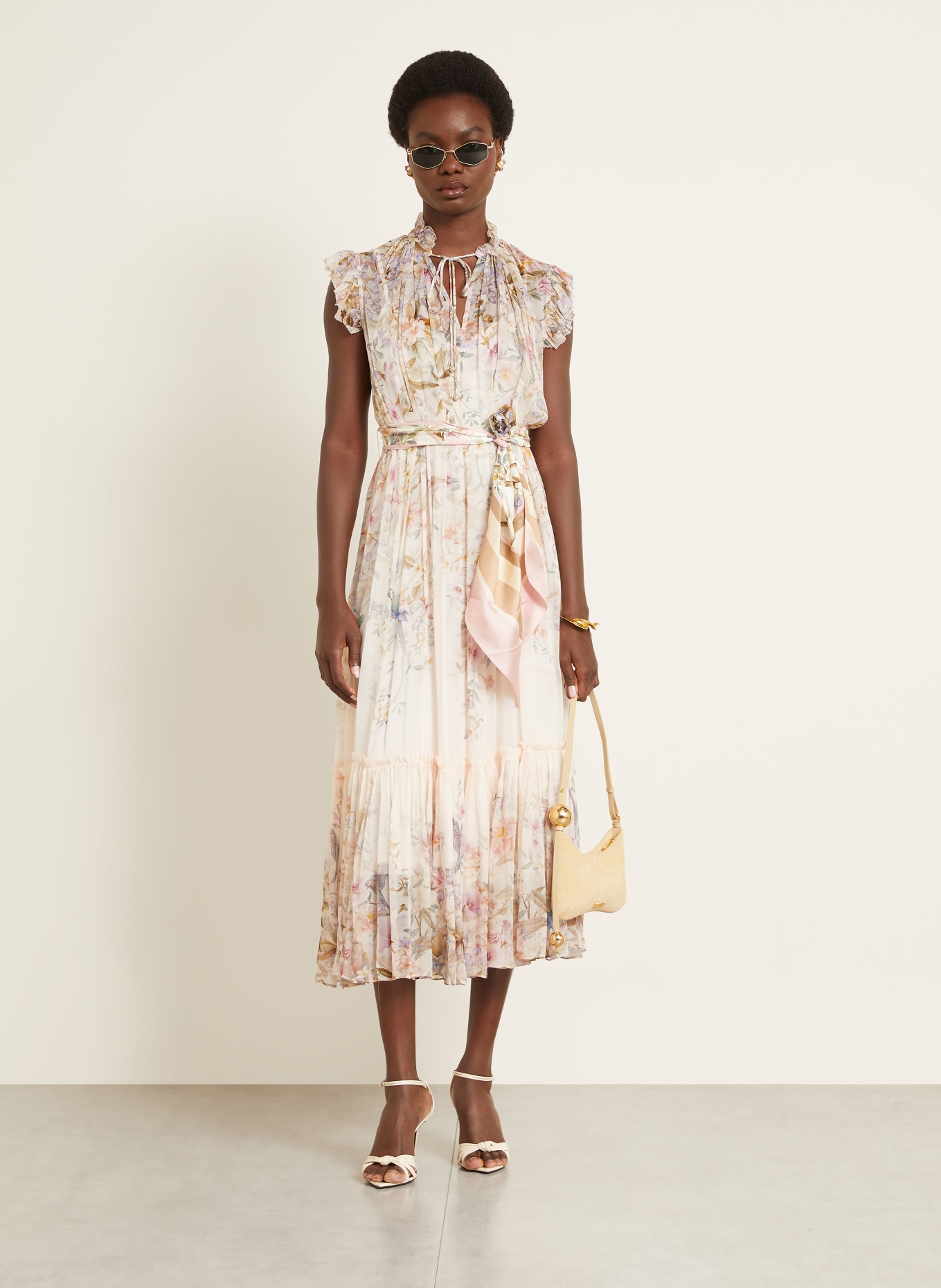 ZIMMERMANN Kleid REBELLION mit Rüschen und Plissees: CREME / ROSA / HELLBLAU