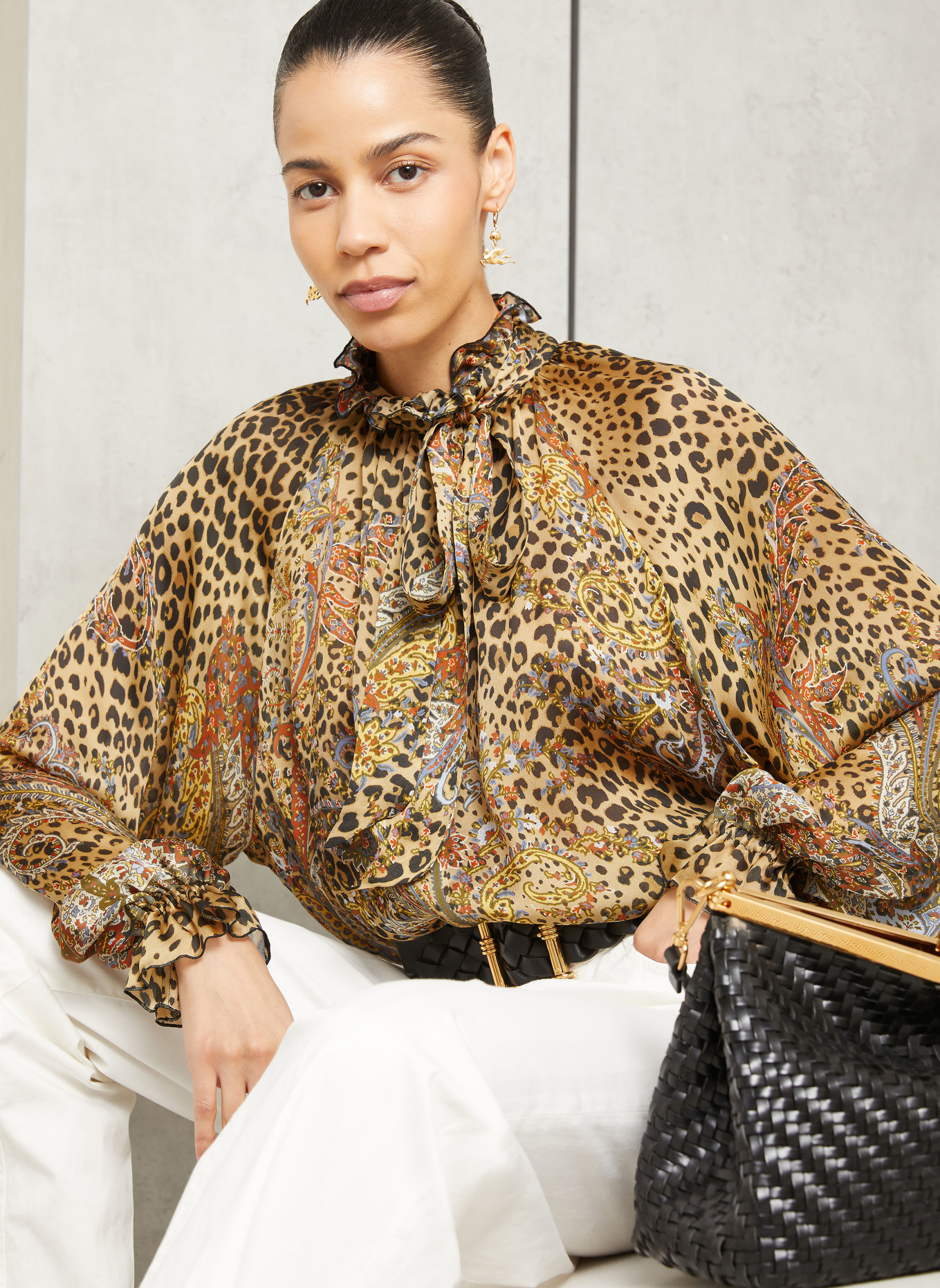 ETRO Blusenshirt aus Seide mit abnehmbarer Schluppe: HELLBRAUN / BLAUGRAU / SCHWARZ