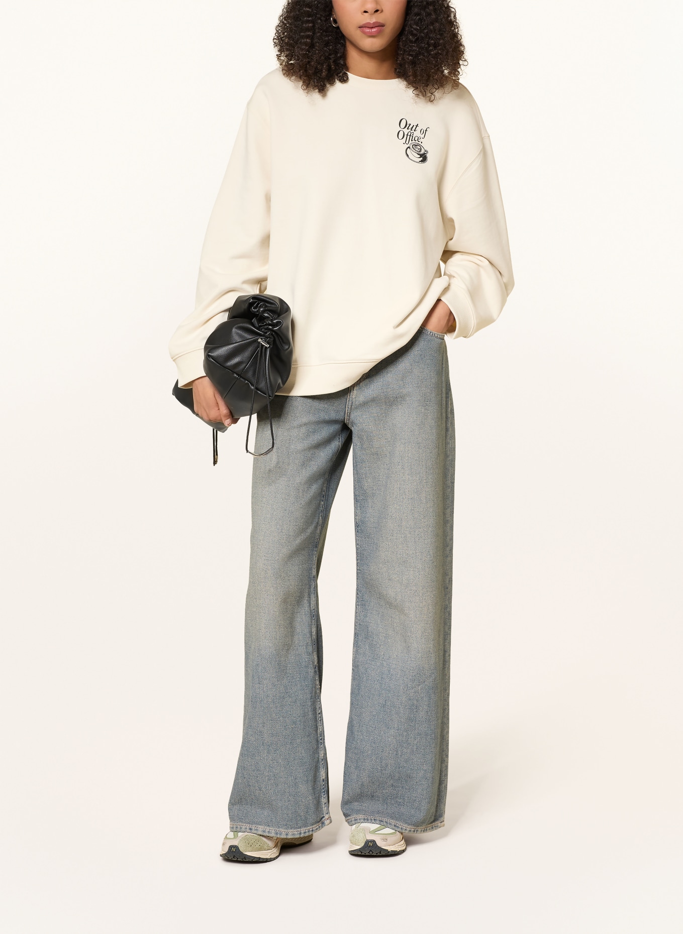 HUGO Mikina CLASSIC: KRÉMOVÁ / ČERNÁ