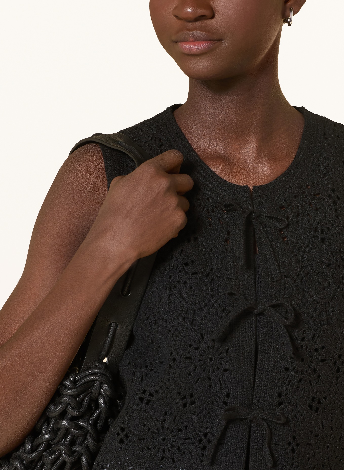 darling harbour crochet vest: BLACK