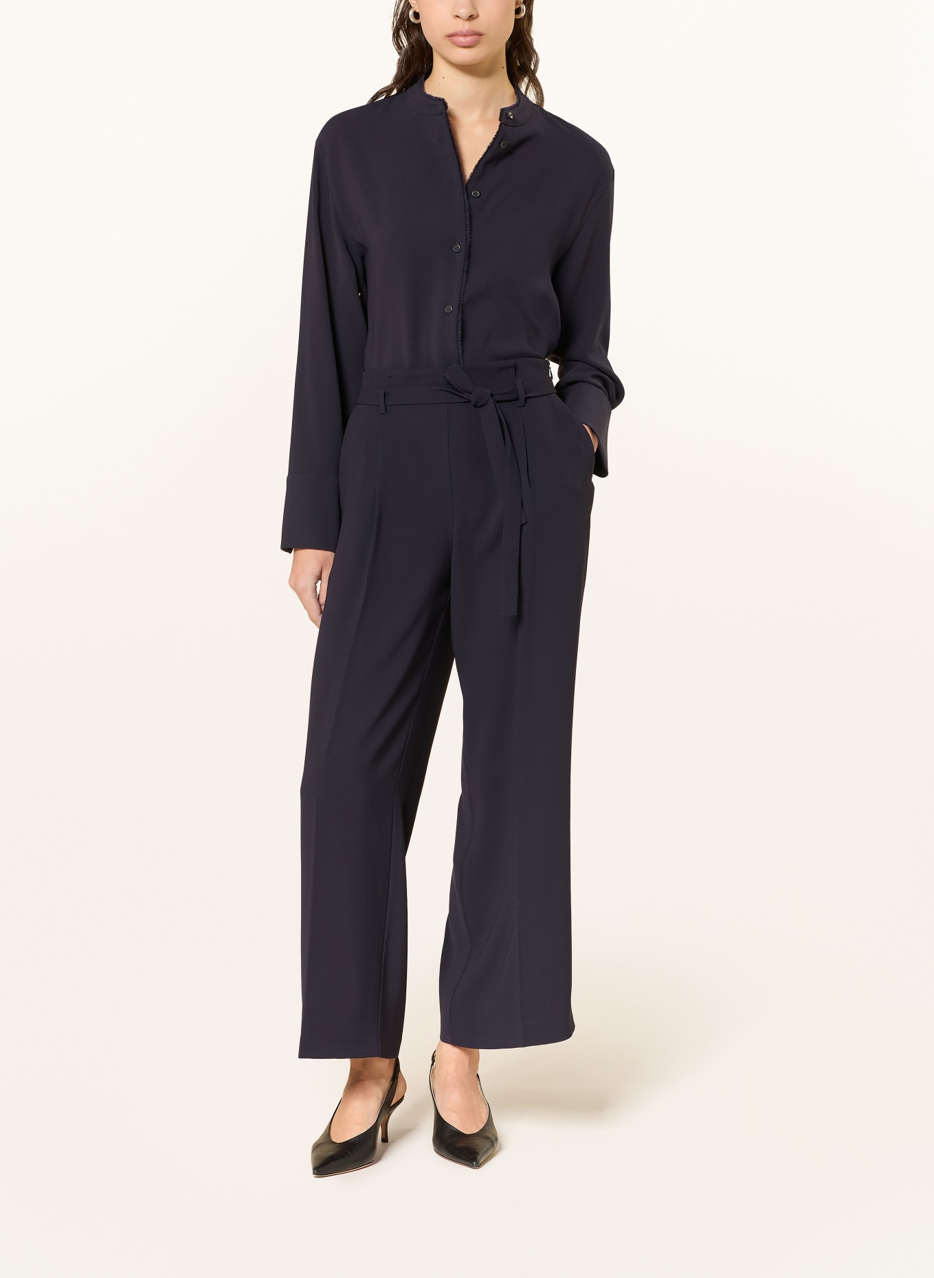 windsor. halenka: TMAVĚ MODRÁ