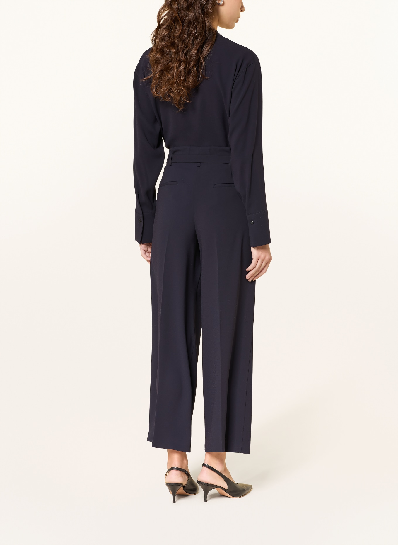 windsor. halenka: TMAVĚ MODRÁ