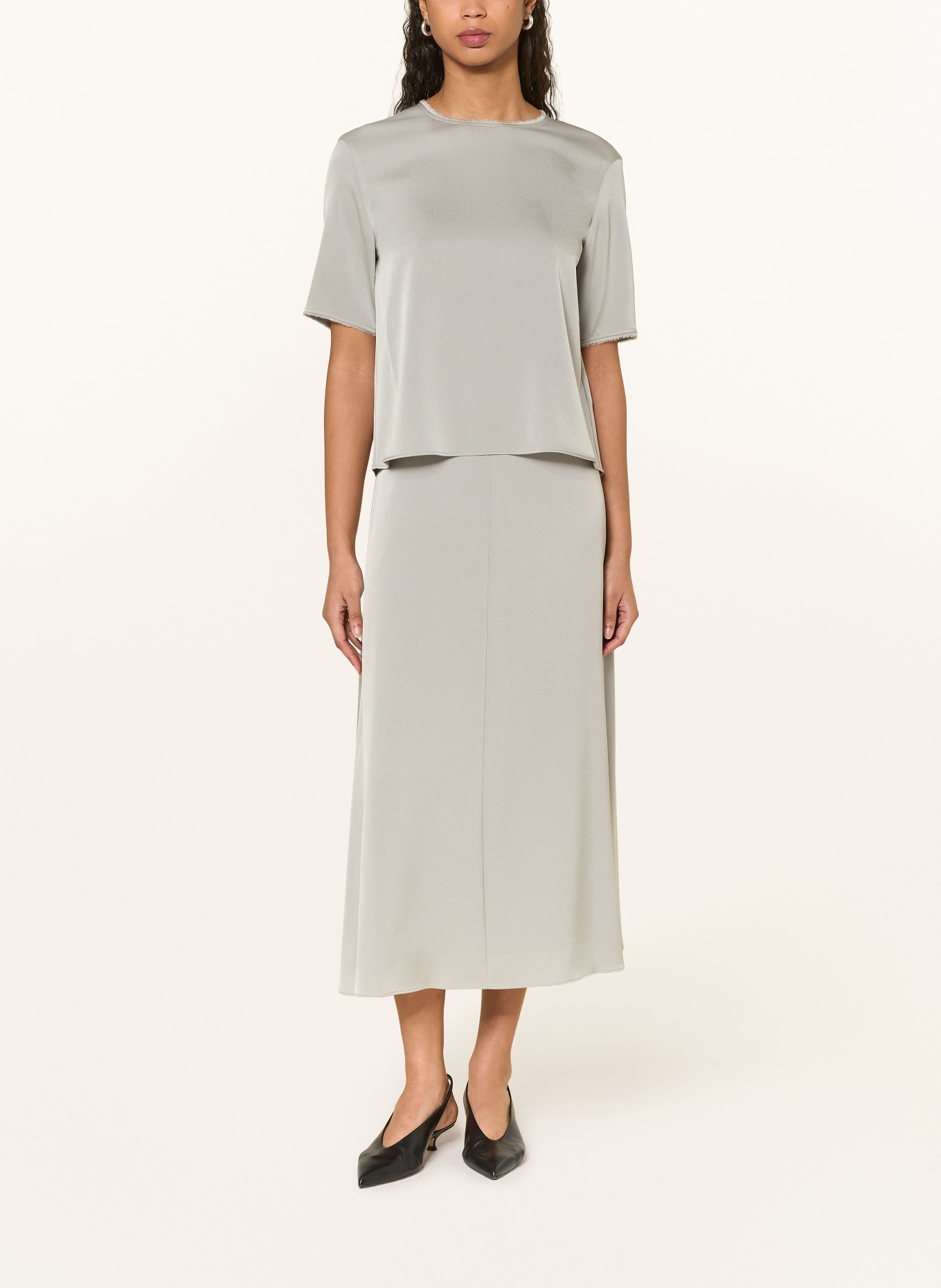 windsor. saténová sukně: BÉŽOVÁ