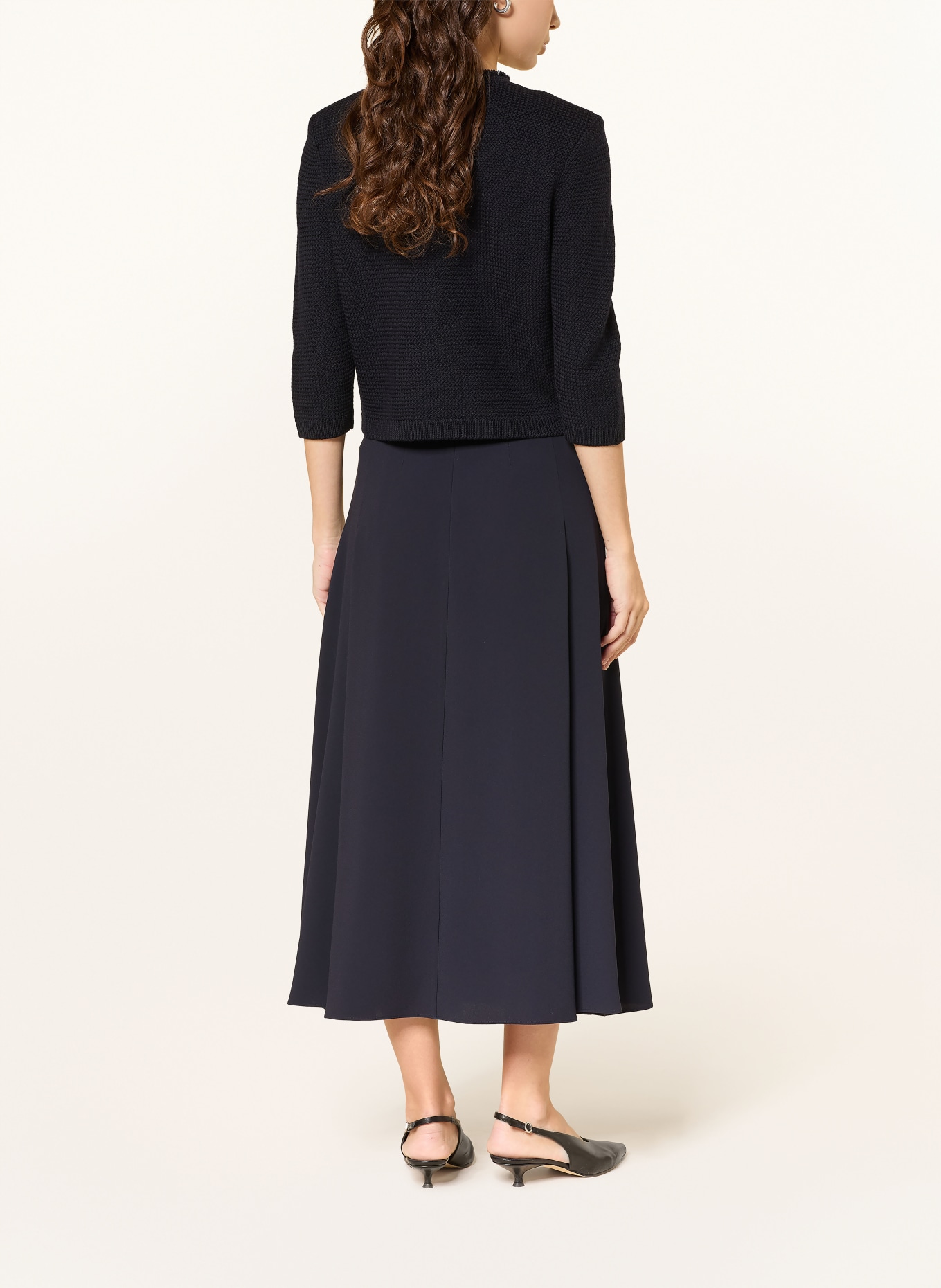 windsor. Satinrock: DUNKELBLAU