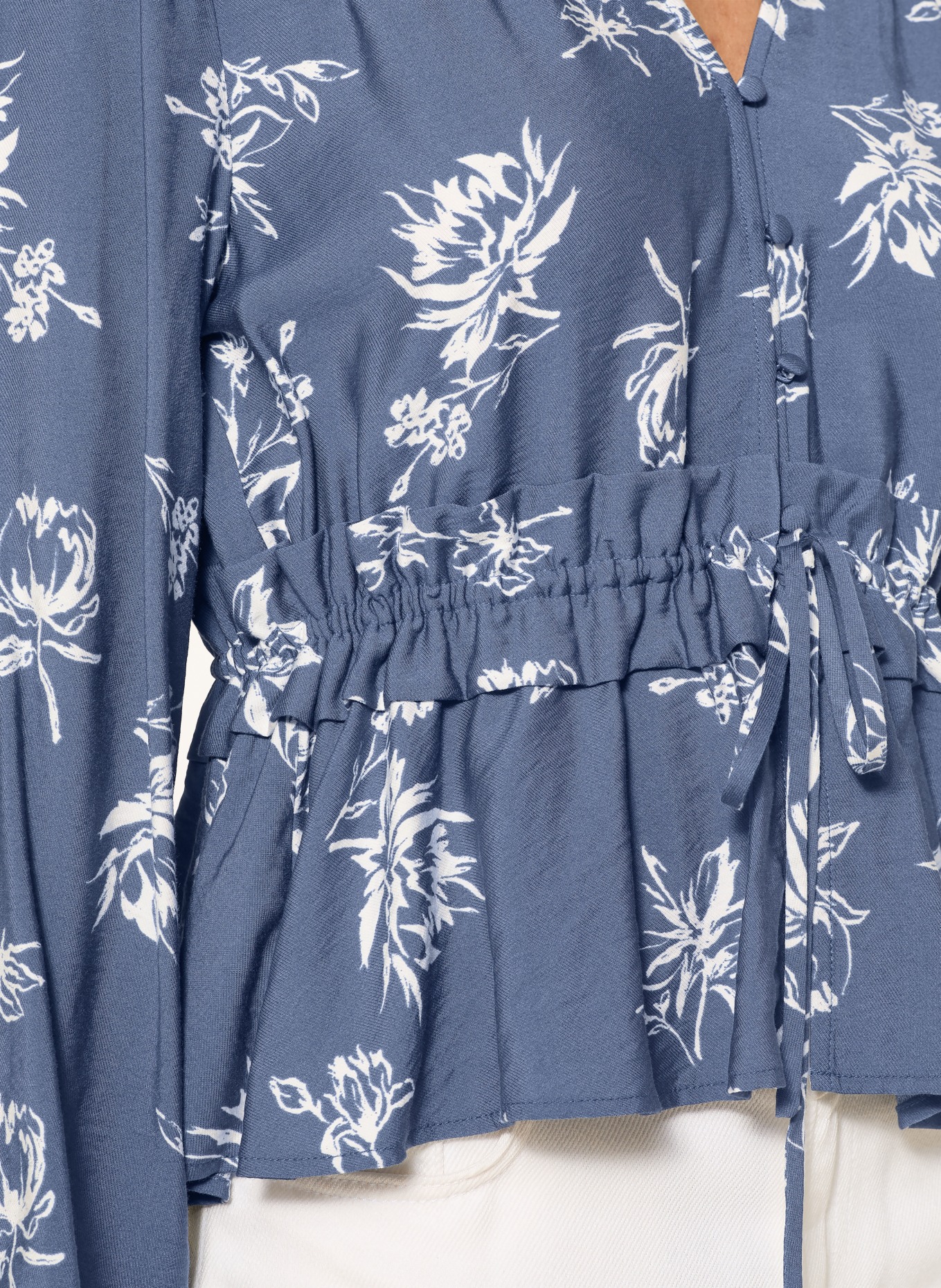 MSCH COPENHAGEN MSCHANDENA AMABELLA blouse with ruffles: BLUE / WHITE