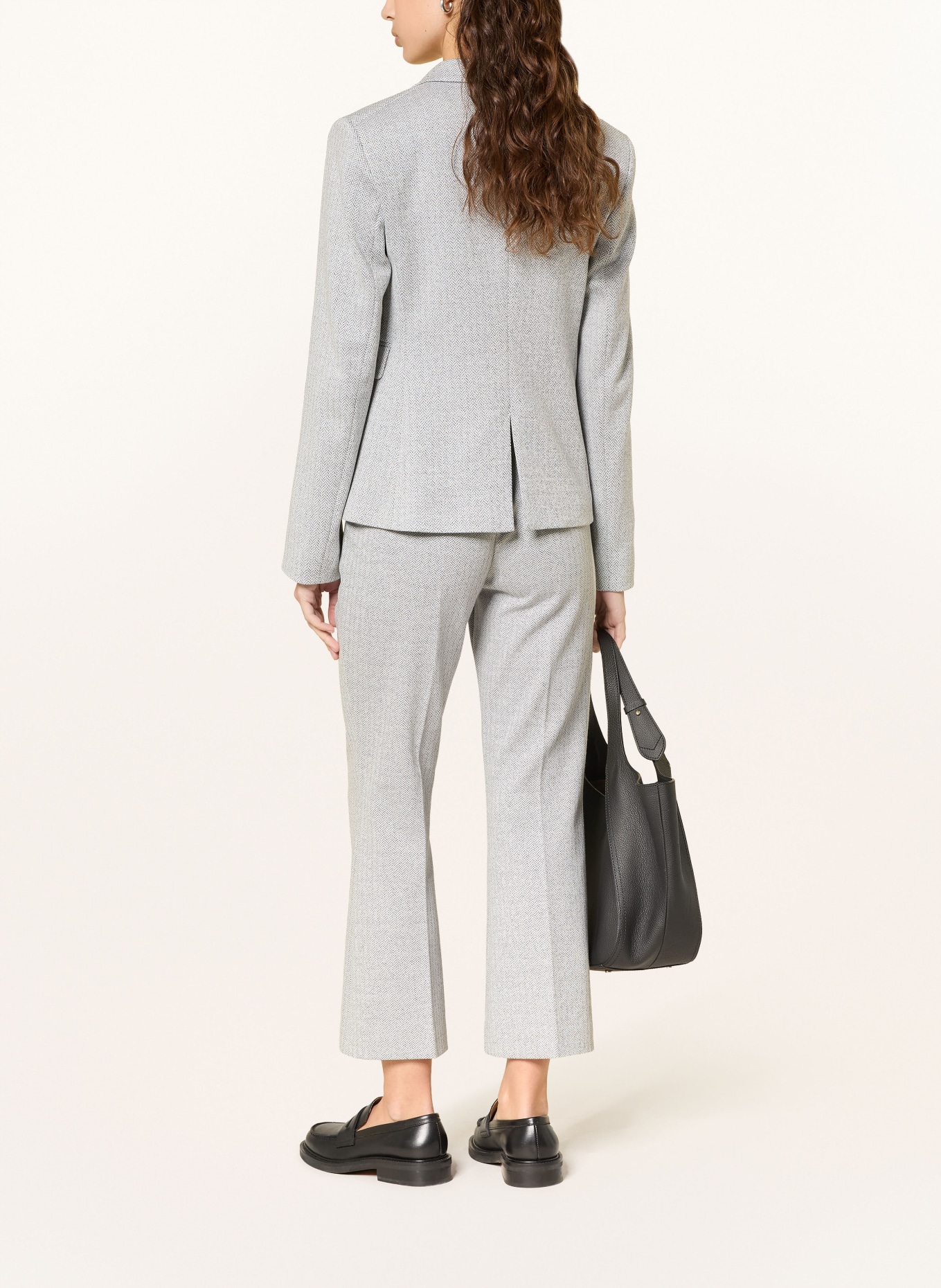 BOSS Jerseyové kalhoty TIMASA: ŠEDÁ / BÍLÁ