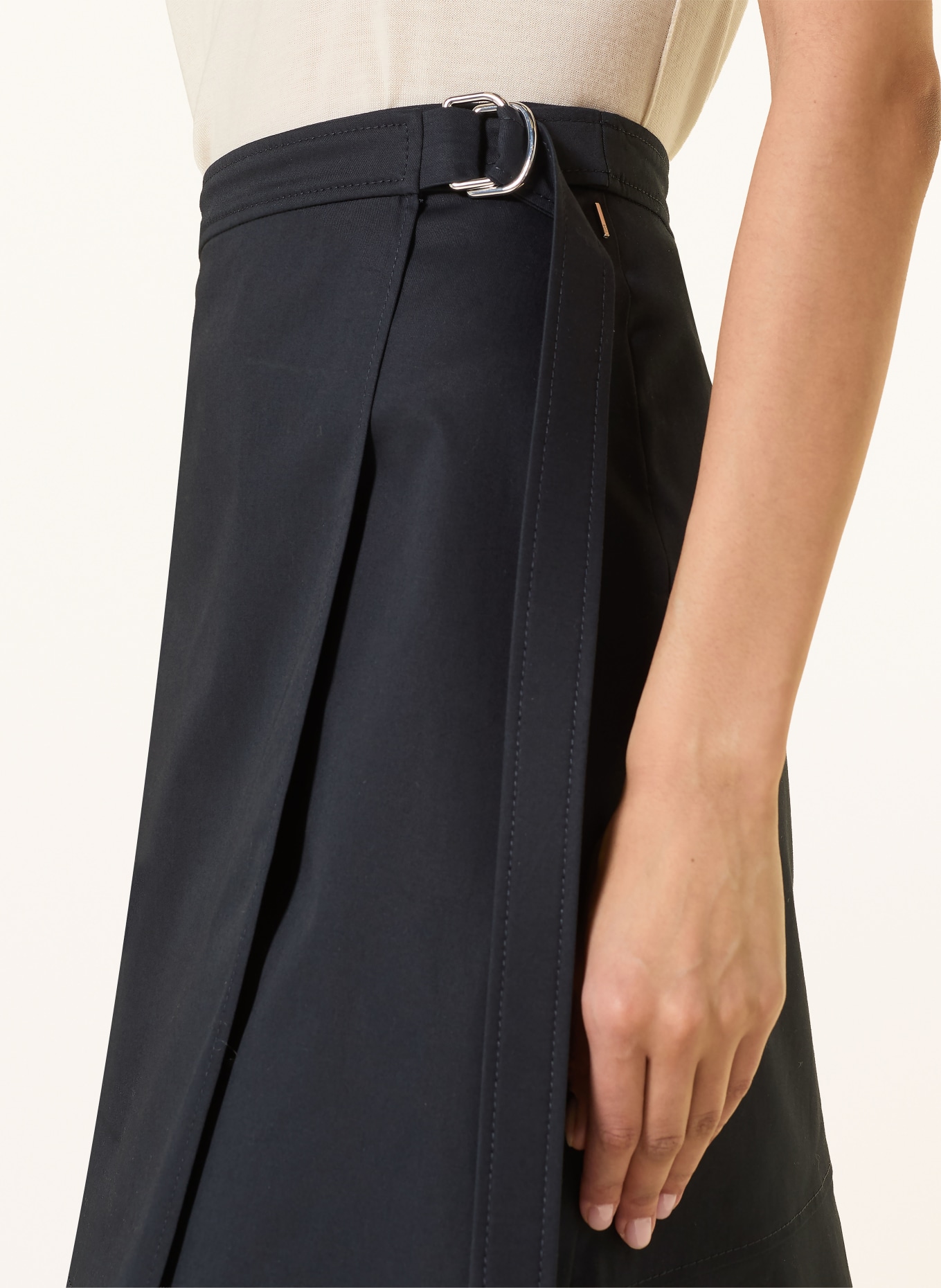 BOSS Sukně VULERAN s překříženým střihem: TMAVĚ MODRÁ