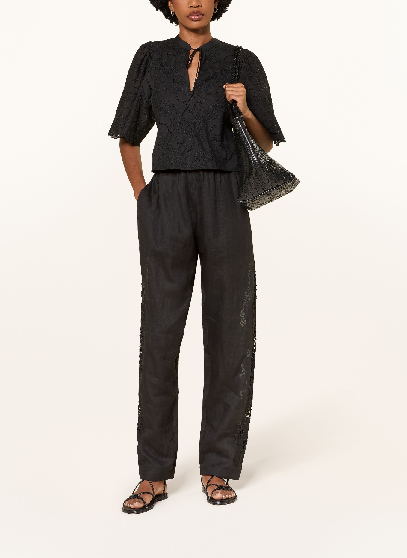 BOSS Blusenshirt BENVIA aus Lochspitze: SCHWARZ