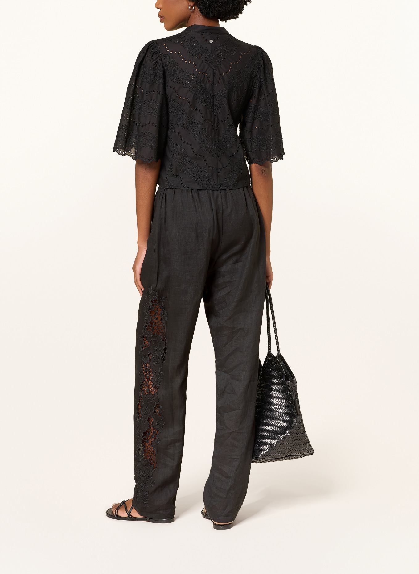 BOSS Blusenshirt BENVIA aus Lochspitze: SCHWARZ
