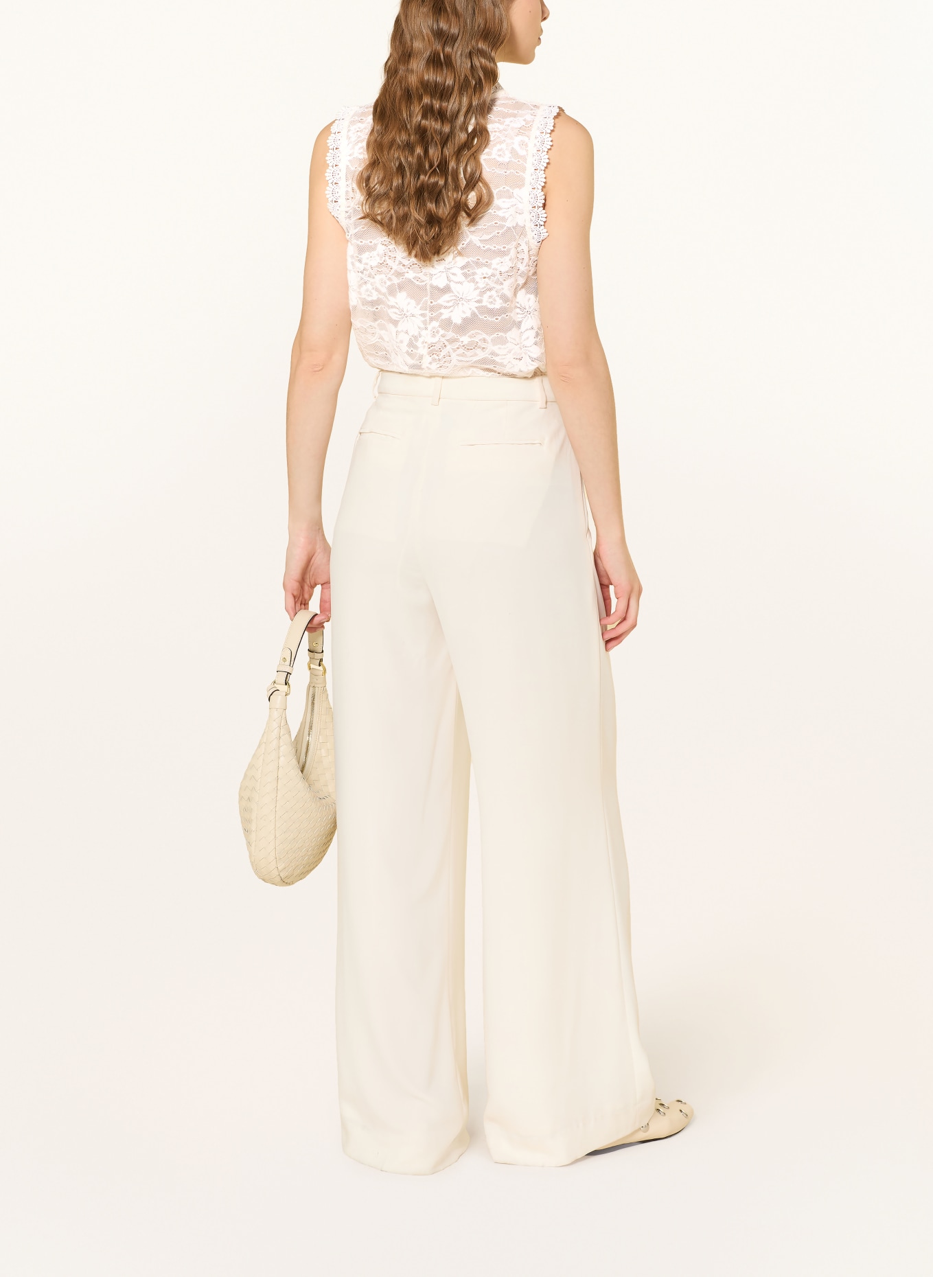 oui krajkové topy: REŽNÁ