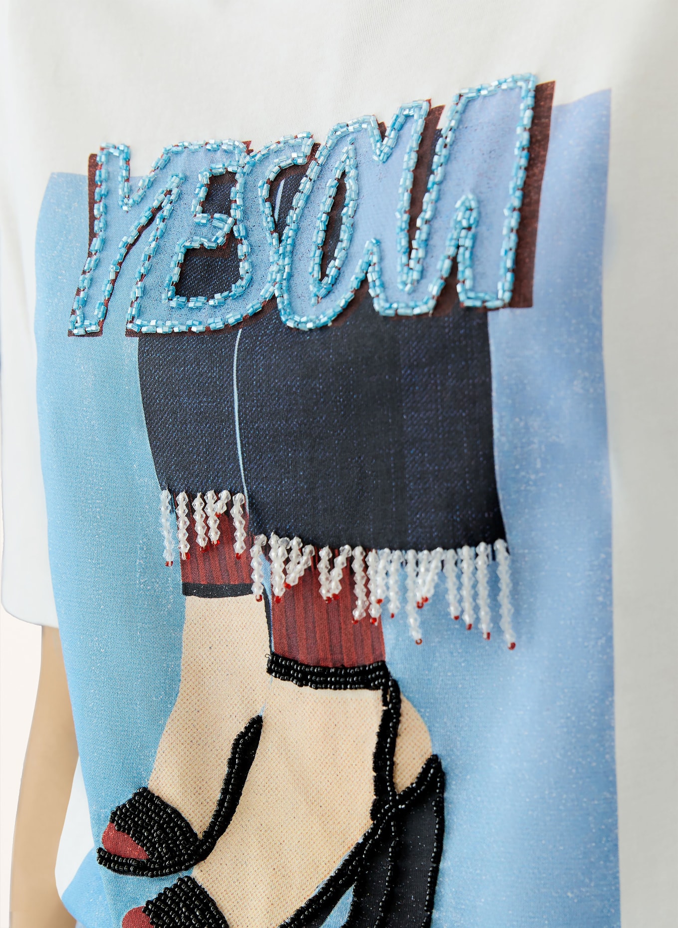 oui T-shirt with decorative beads: WHITE