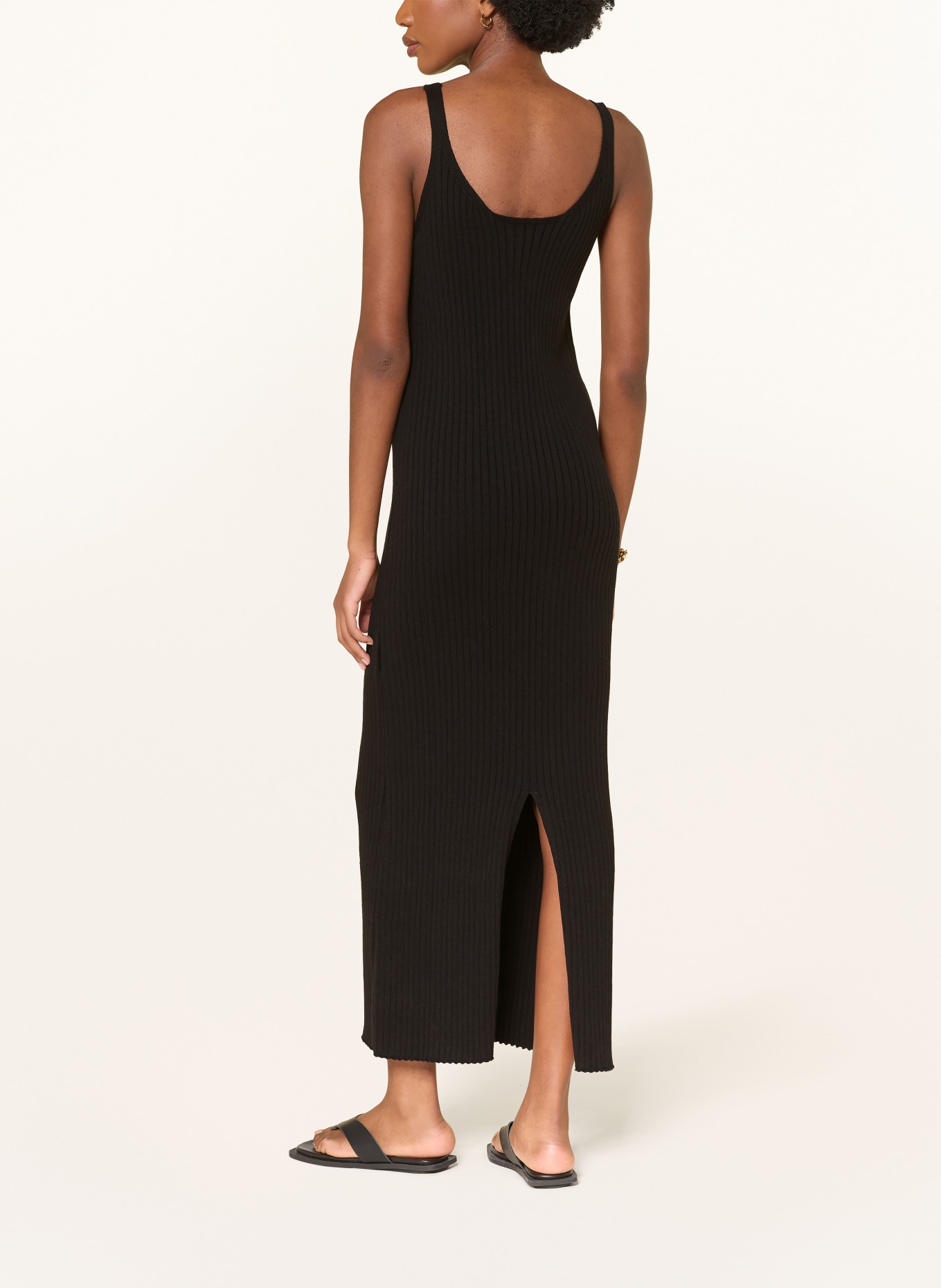 MRS & HUGS pletené šaty: ČERNÁ