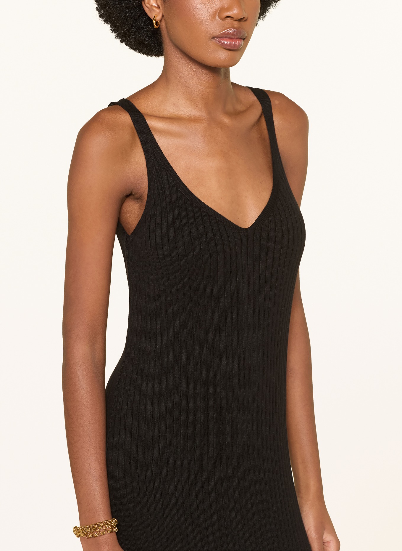 MRS & HUGS pletené šaty: ČERNÁ