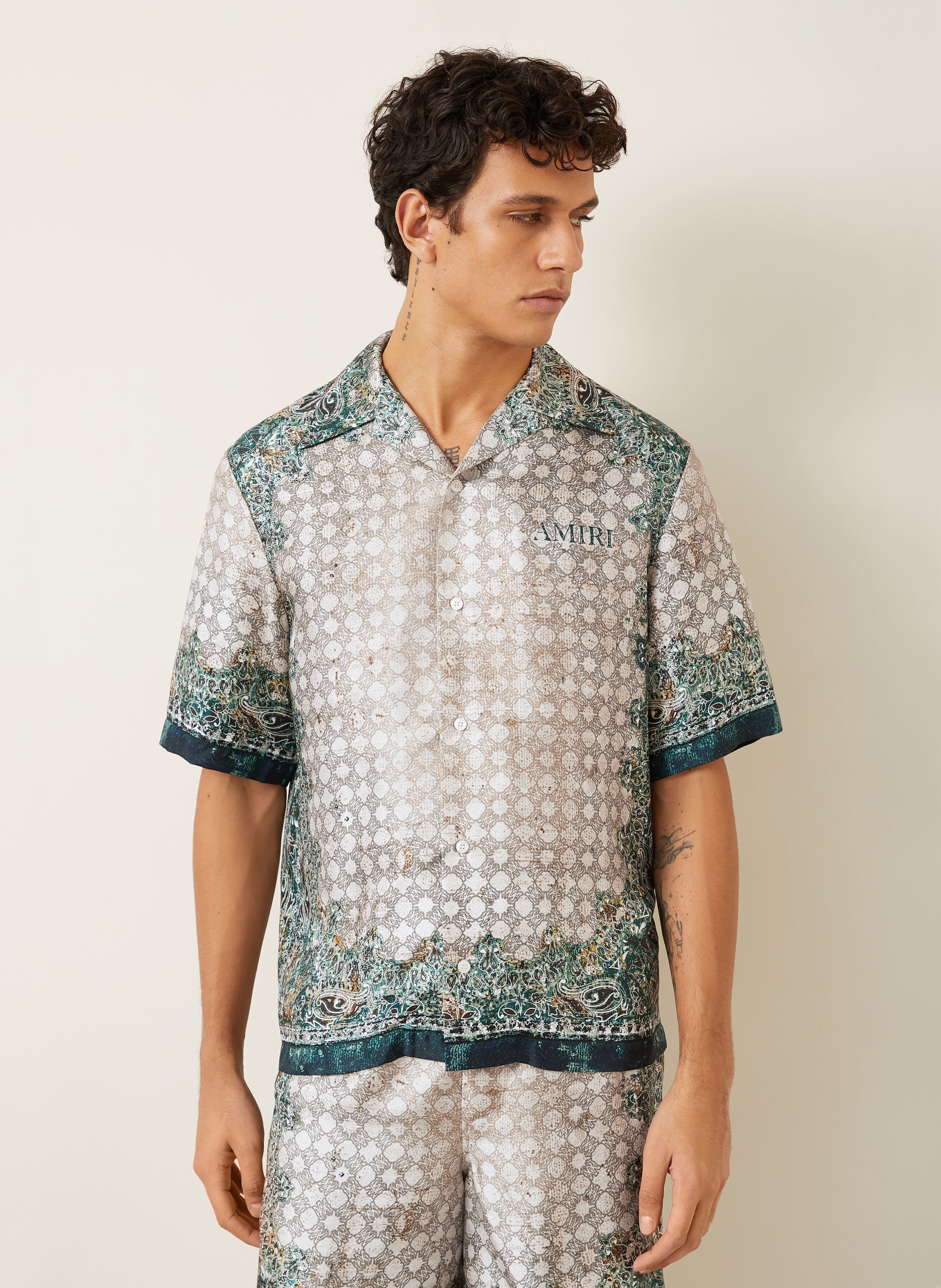AMIRI Resorthemd Comfort Fit aus Seide: BEIGE / DUNKELGRÜN