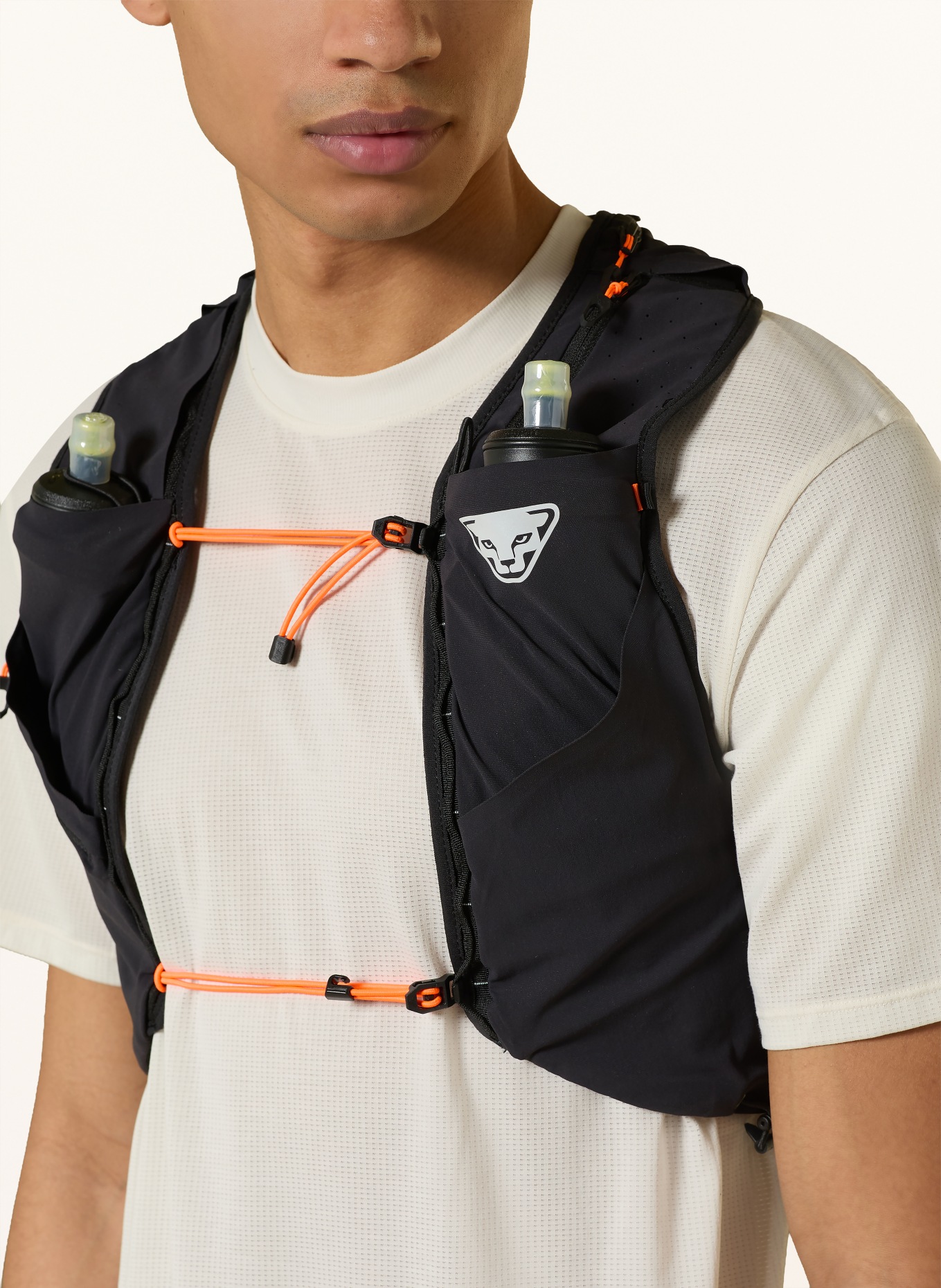 DYNAFIT Běžecká vesta ALPINE 15: ČERNÁ