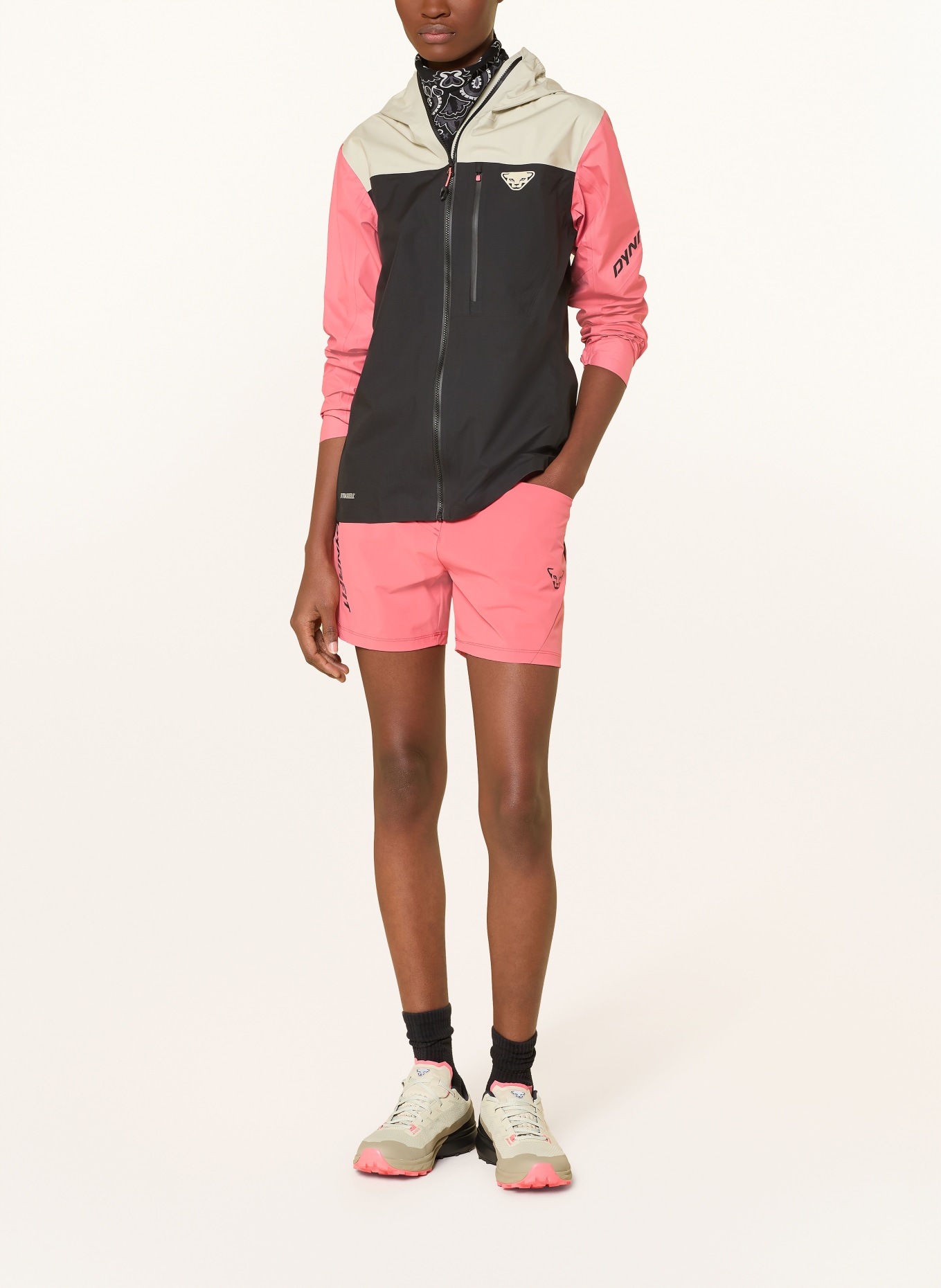 DYNAFIT Trekkingové šortky TRAVERSE HYBRID: SVĚTLE ČERVENÁ / ČERNÁ