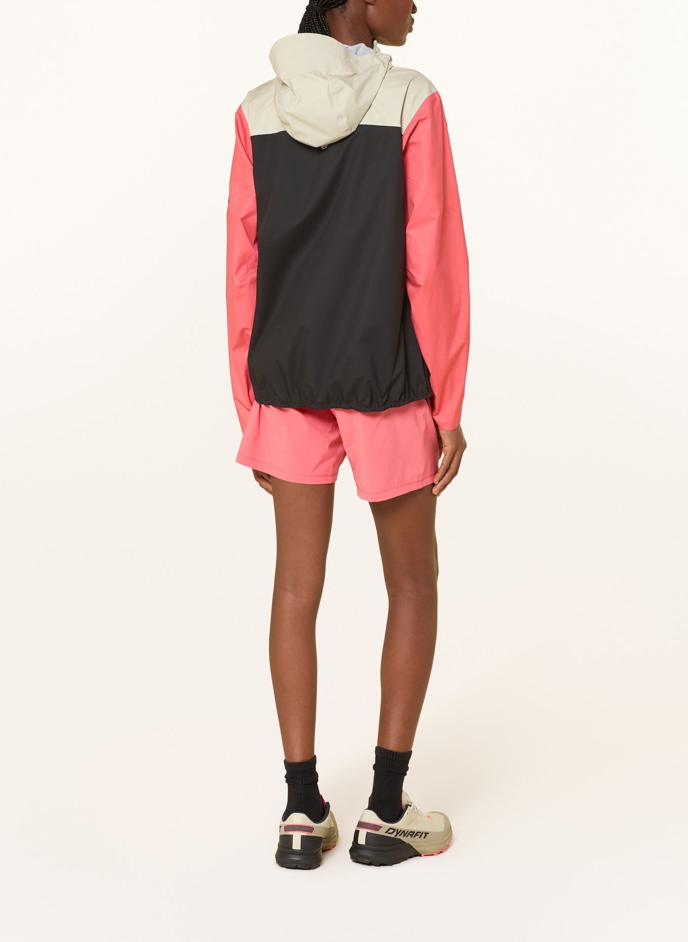 DYNAFIT Hardshellová bunda TRAVERSE: ČERNÁ / KRÉMOVÁ / SVĚTLE ČERVENÁ