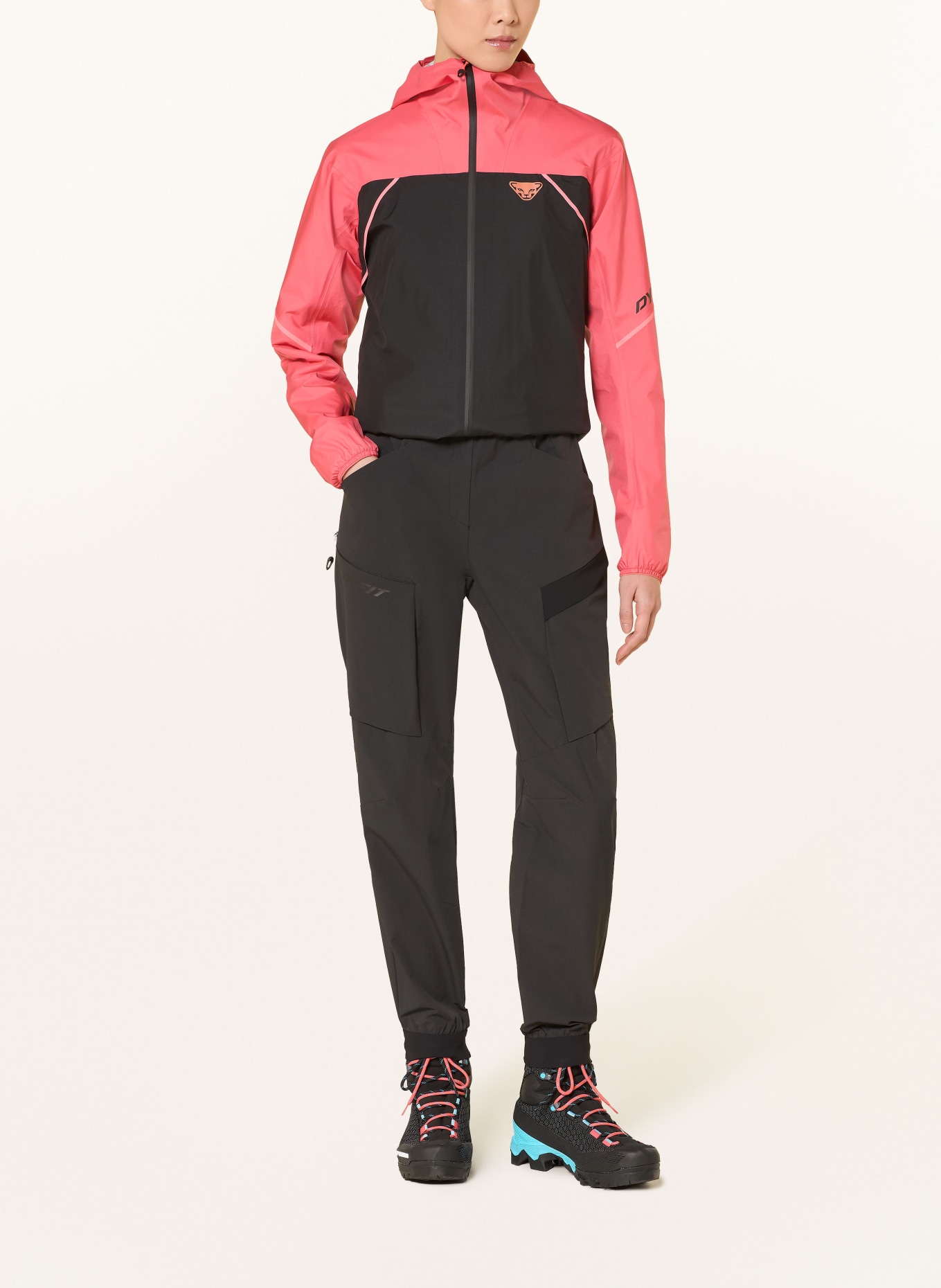 DYNAFIT Funkční bunda ALPINE 3L: ČERNÁ / SVĚTLE ČERVENÁ