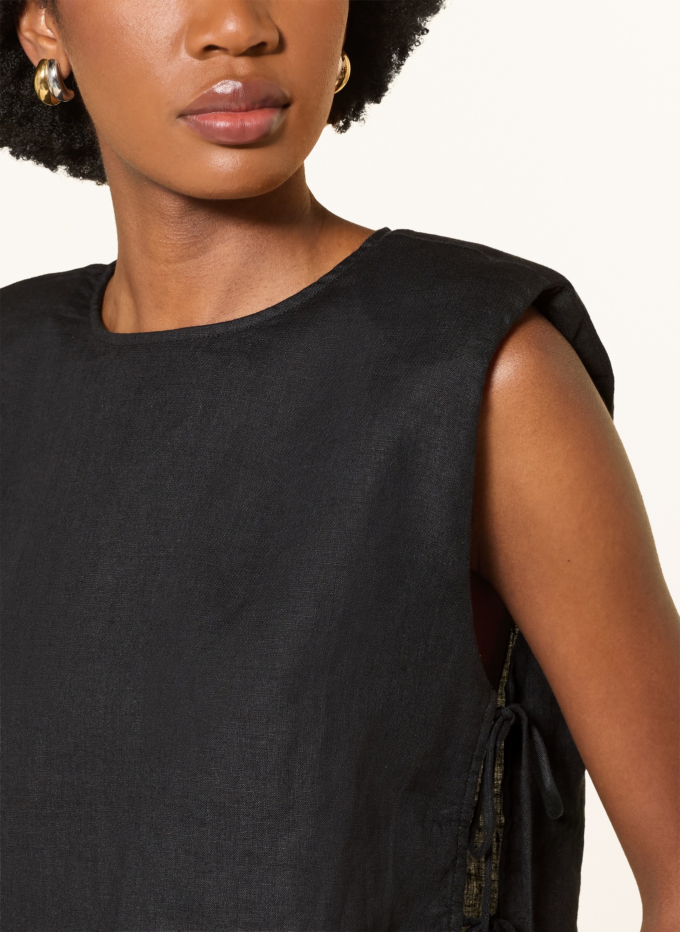 MRS & HUGS Cropped-Shirt aus Leinen: SCHWARZ