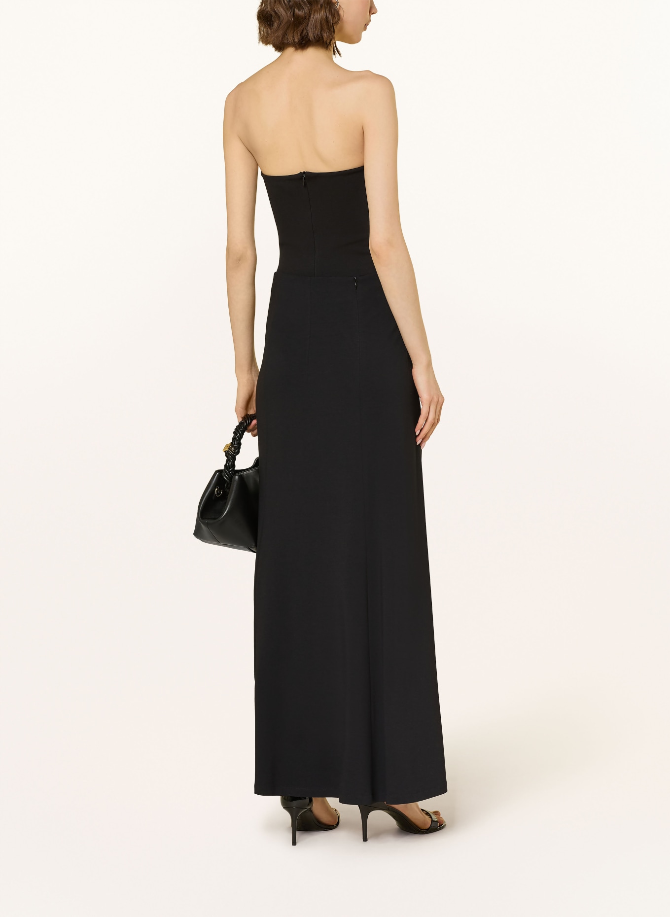 UNDRESS CODE Stringové body SOIREE: ČERNÁ