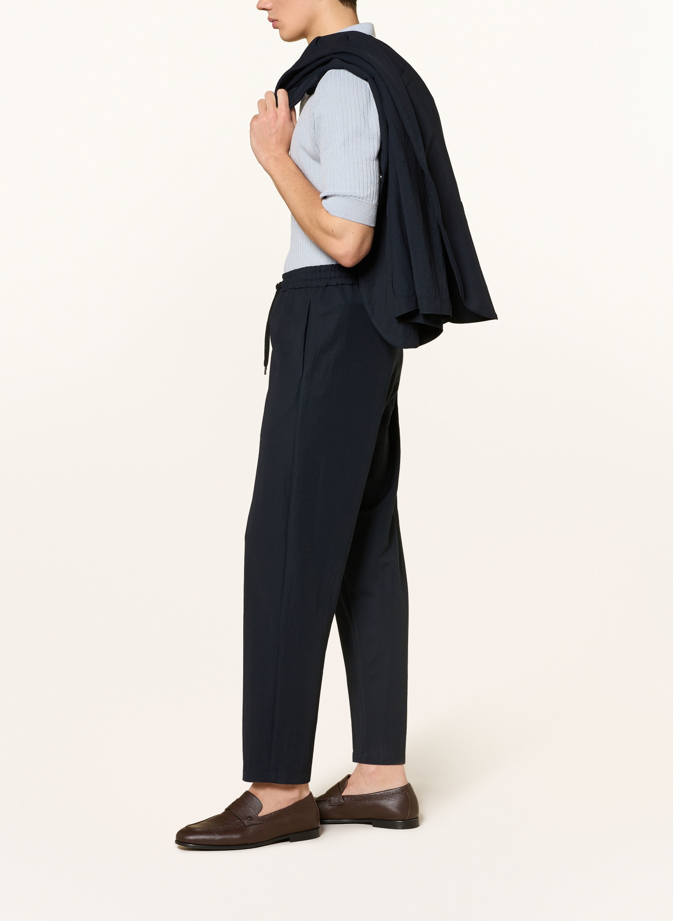 HARRIS WHARF LONDON Slim fit suit pants: YF07 NAVY BLUE