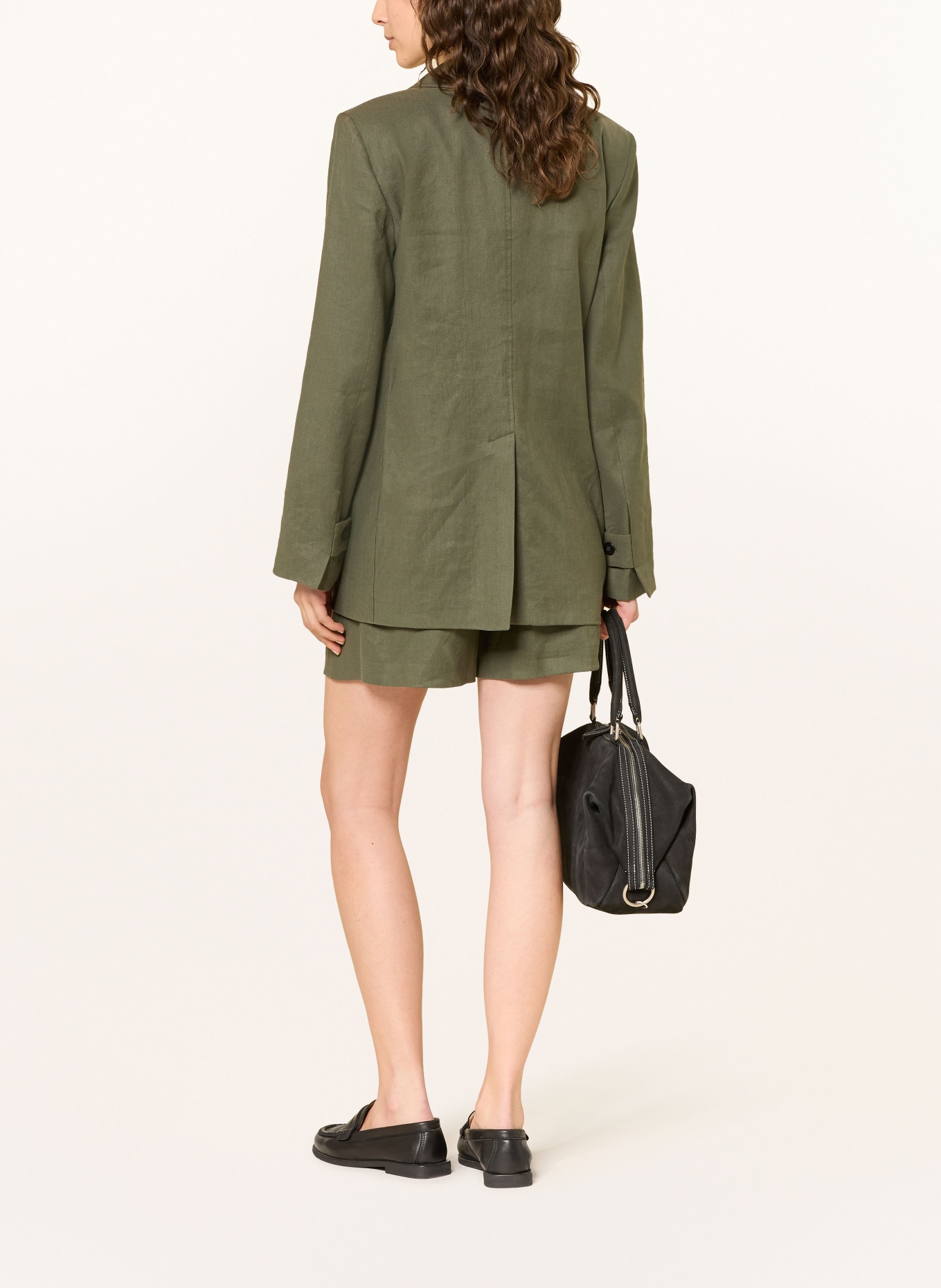 BOGNER Shorts HANNY mit Leinen: DUNKELGRÜN