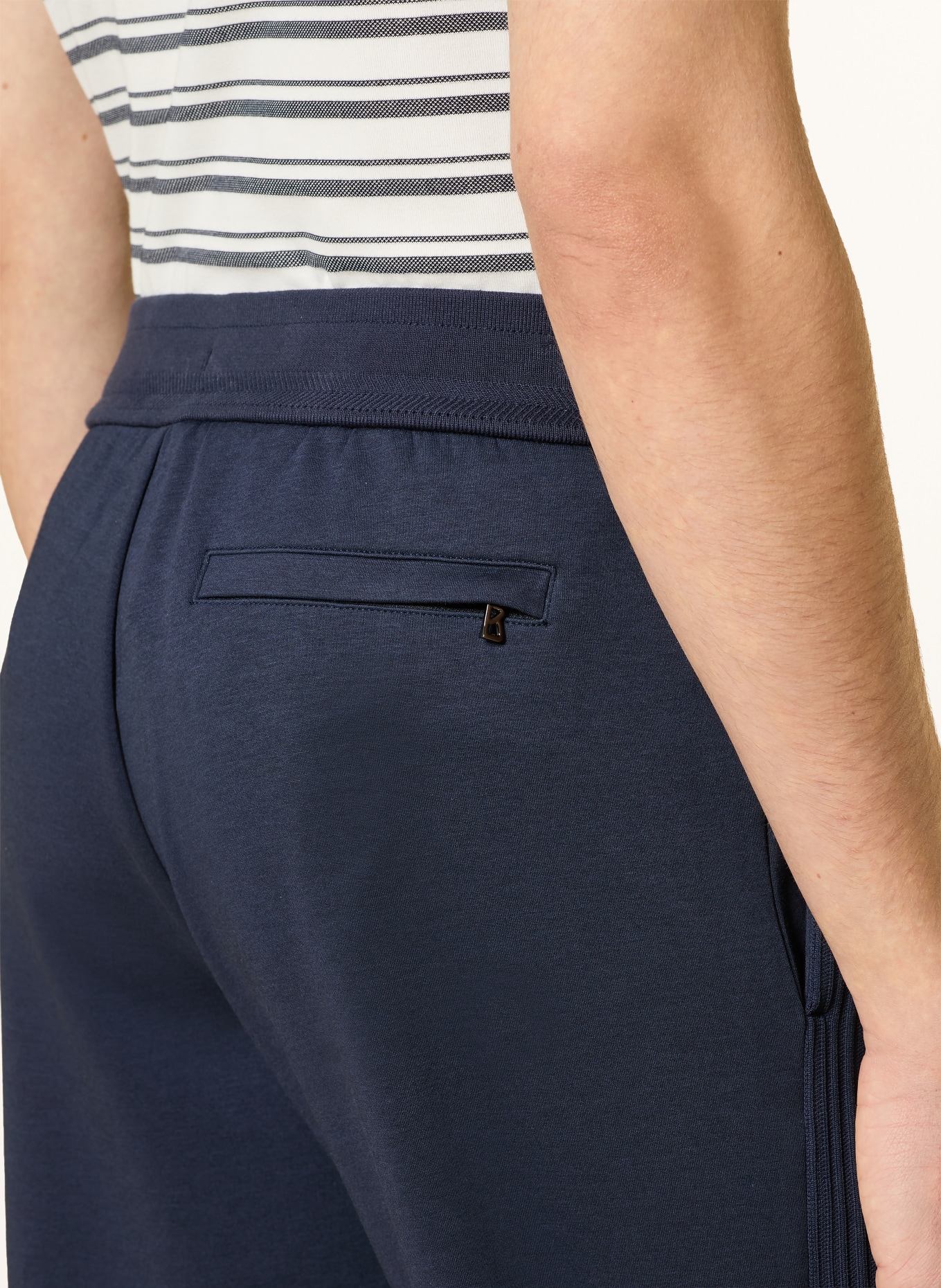 BOGNER Sweatpants LEROY mit Galonstreifen: DUNKELBLAU