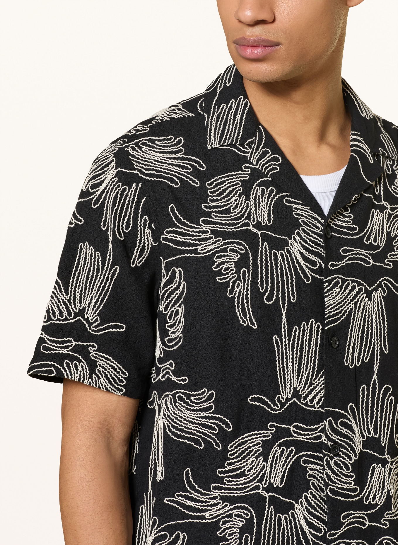 LES DEUX LIAM resort shirt, boxy fit: BLACK / ECRU