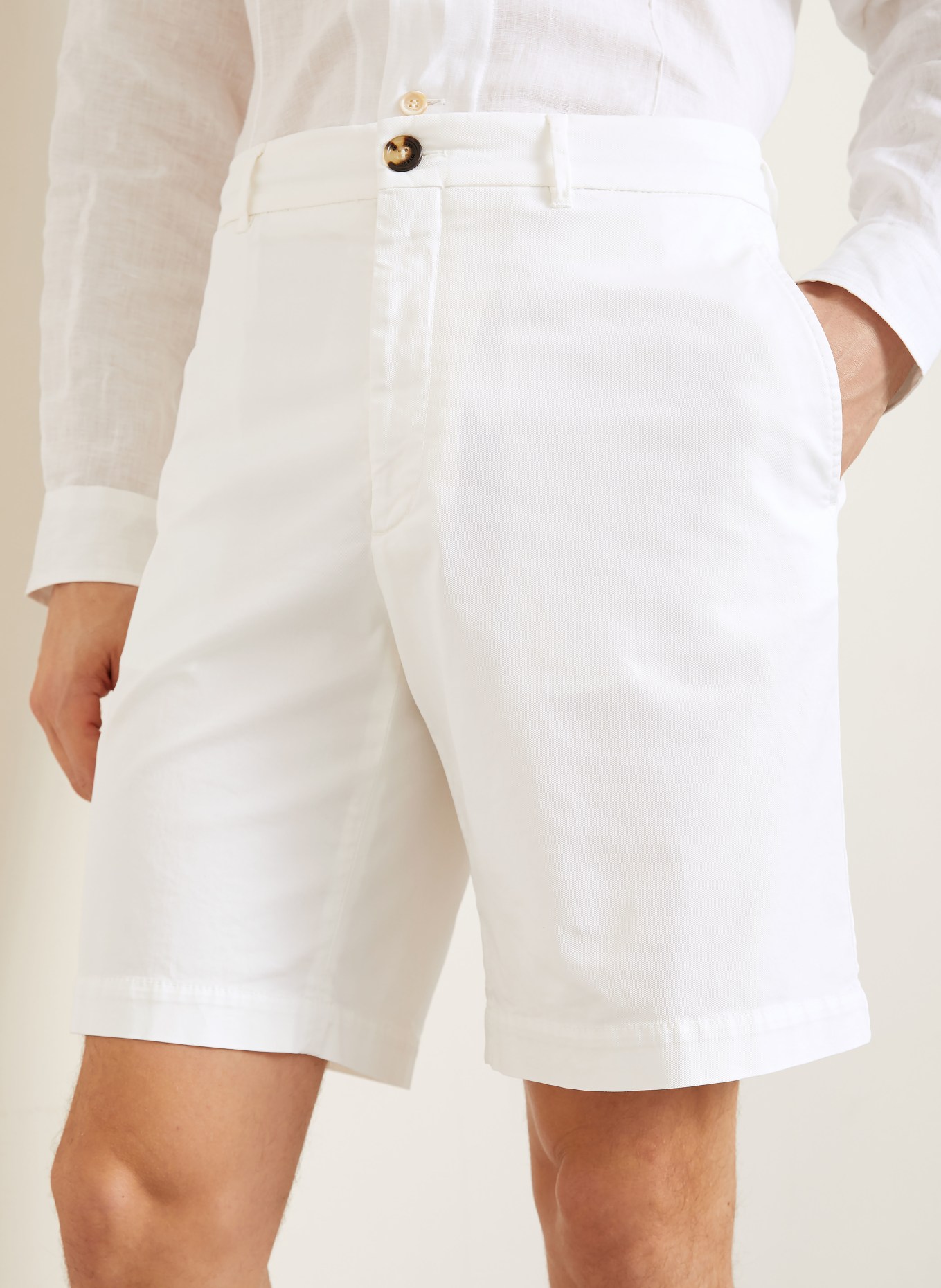 BRUNELLO CUCINELLI Chinoshorts: WEISS