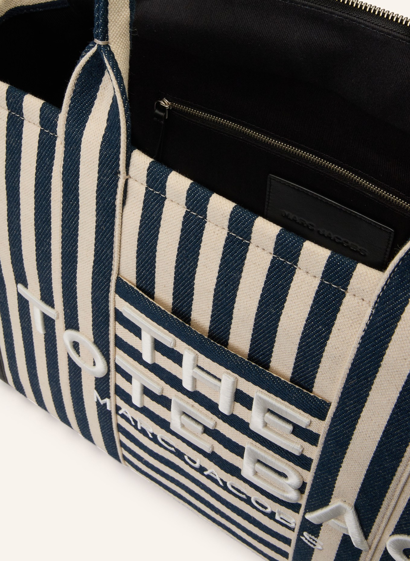 MARC JACOBS Shopper THE LARGE TOTE STRIPED CANVAS: DUNKELBLAU / CREME