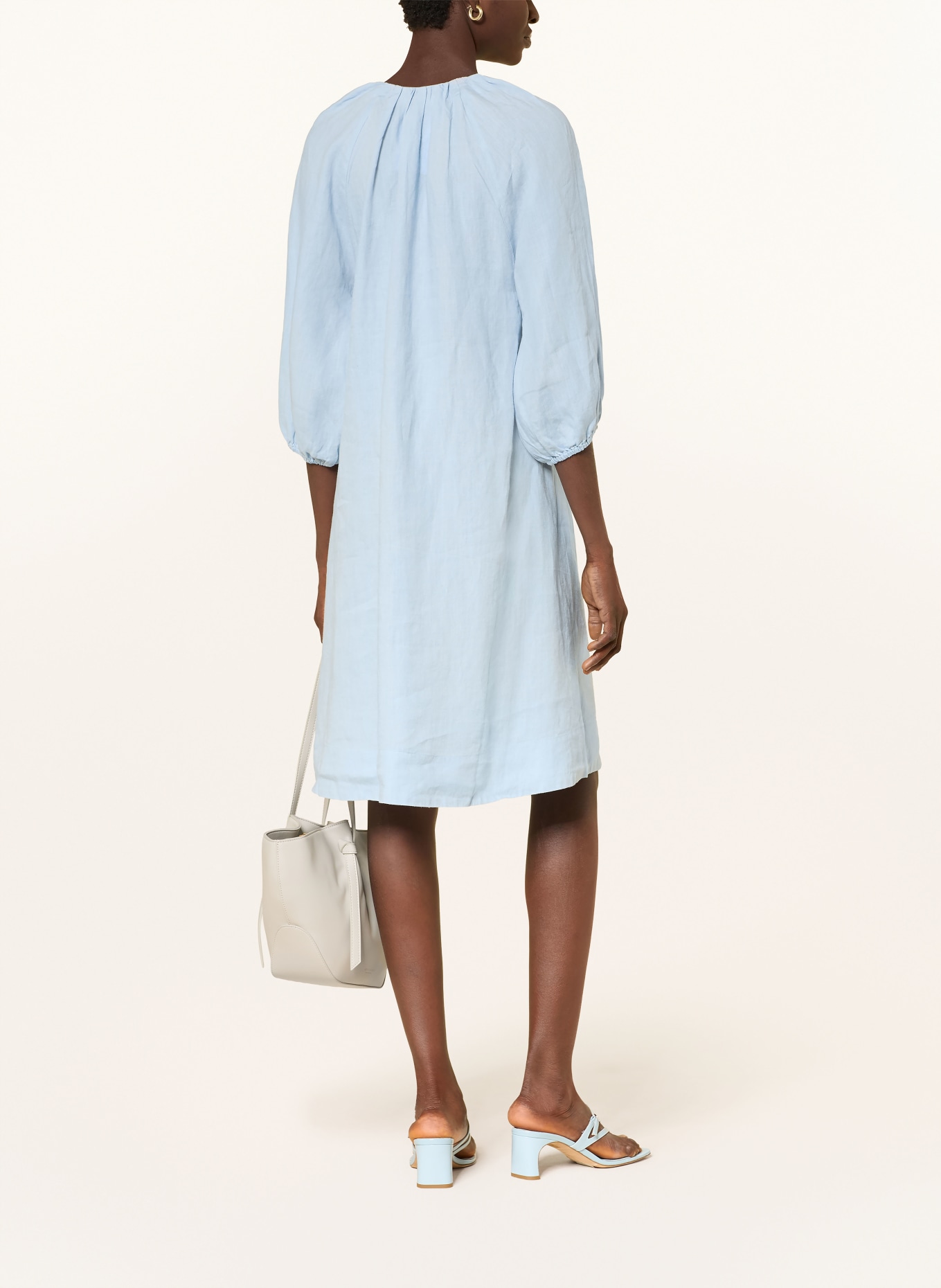 (THE MERCER) N.Y. Leinenkleid mit 3/4-Arm: HELLBLAU