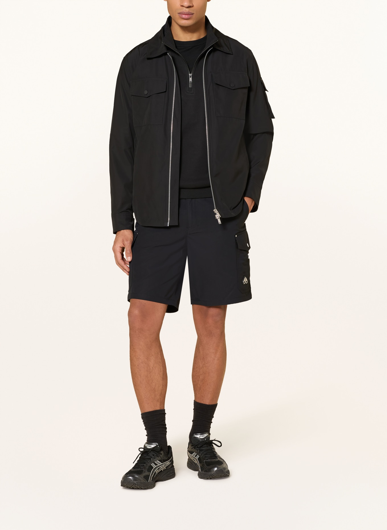 MOOSE KNUCKLES Kargo šortky BRADY: ČERNÁ