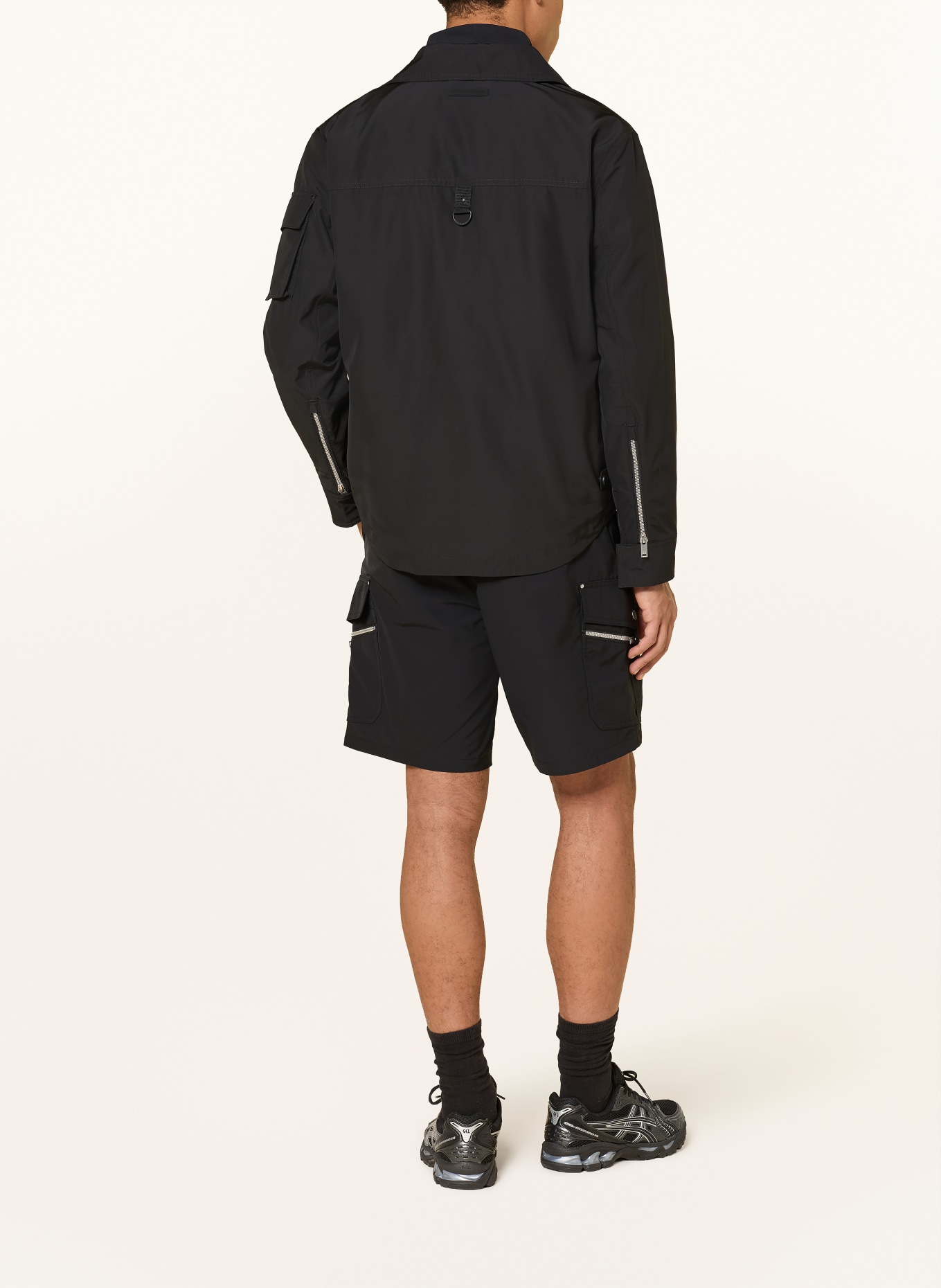 MOOSE KNUCKLES Kargo šortky BRADY: ČERNÁ